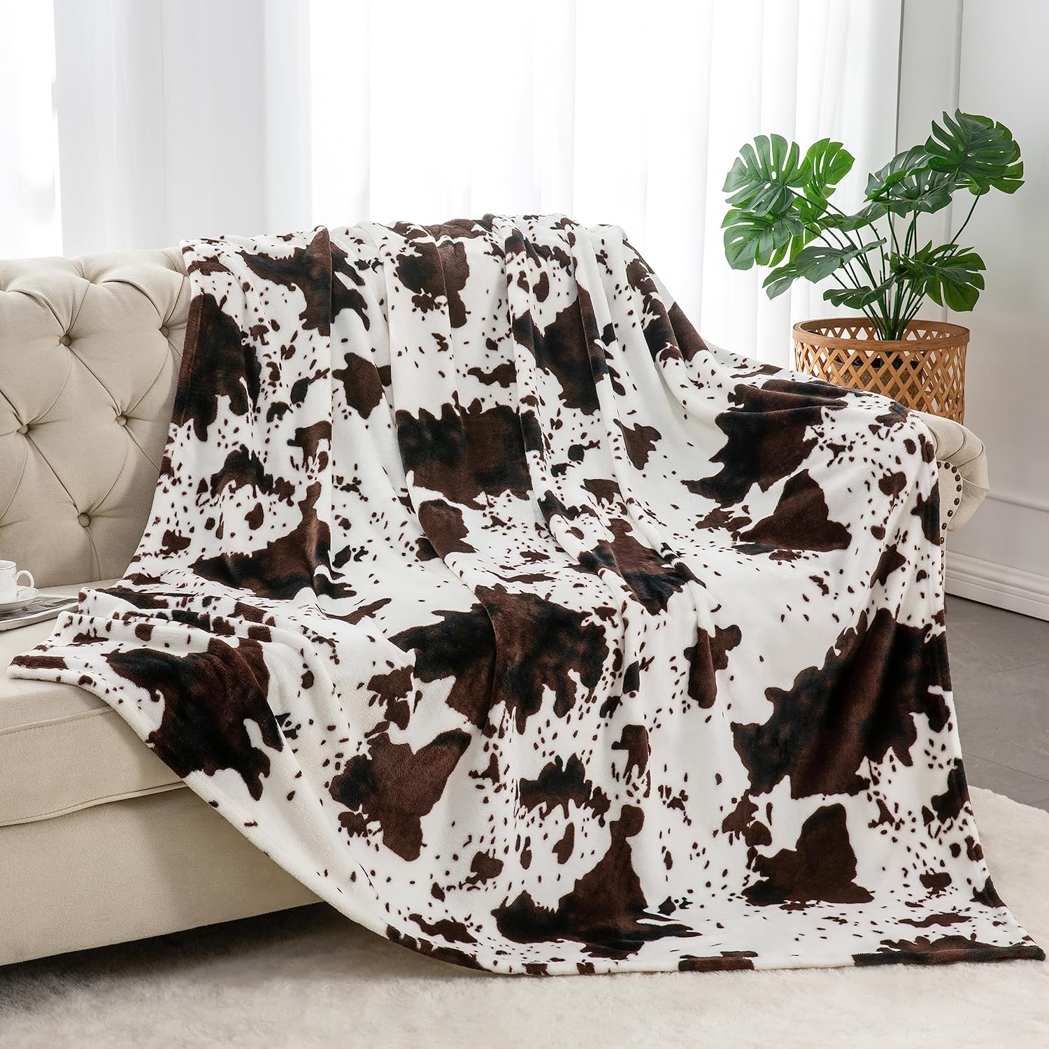 BEDELITE Cow Print Throw Blanket for Couch & Bed, 300GSM Cute Luxury Plush Cozy Fuzzy Blanket 50" x 60", Super Soft Warm Lightweight Throw Blanket for Travel Camping, Brown