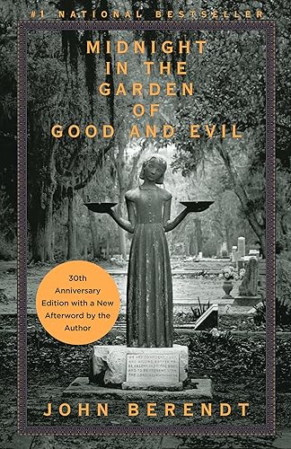 Midnight in the Garden of Good and Evil: A Savannah Story - Paperback