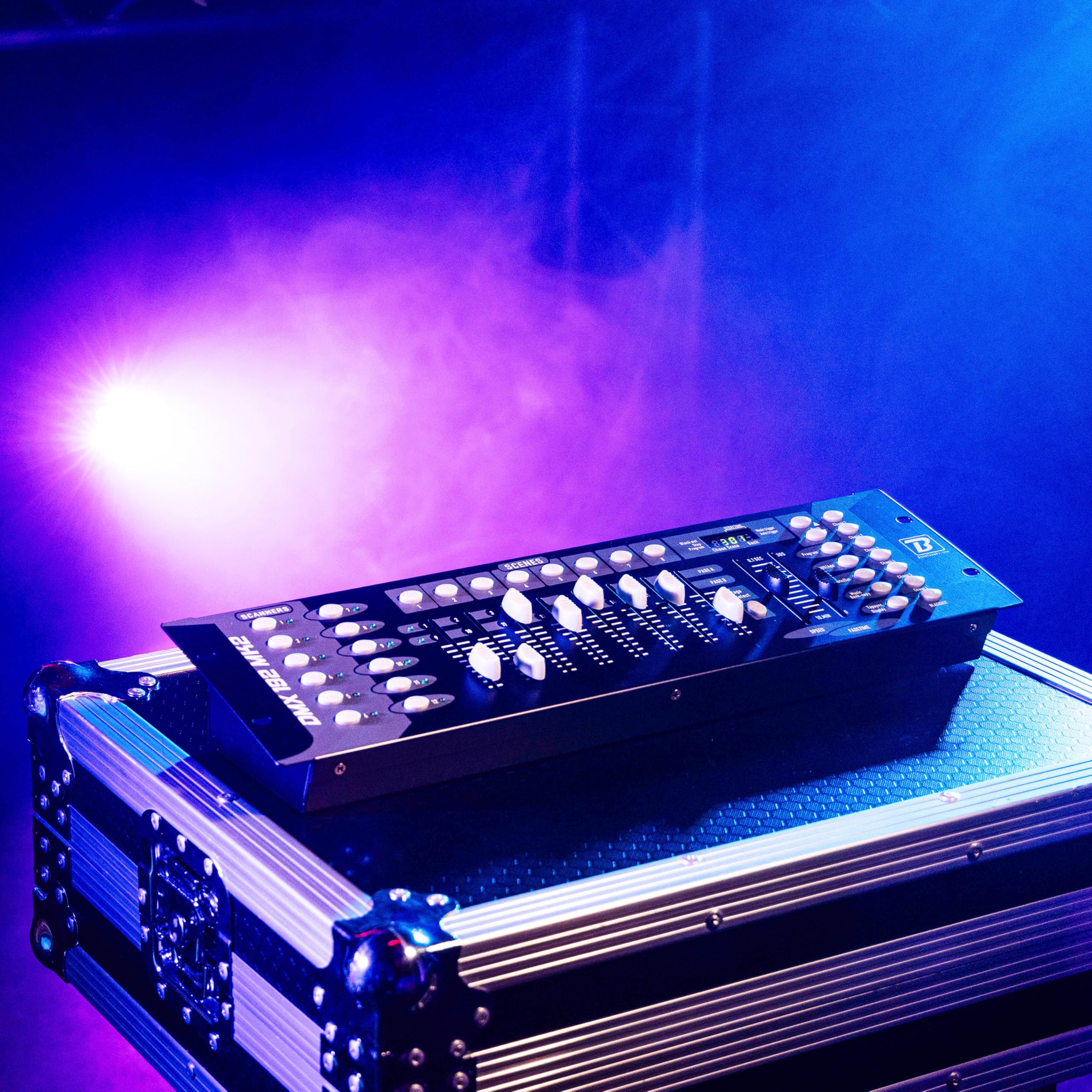 BoomToneDJ DMX 192 mk2 Contrôleur DMX 512 professionnel Console 192 canaux. 23 banques de 8 scènes programmables. Contrôle jeux de lumière. 8 faders Effets DJ Disco Light Eclairage de scène Théâtre