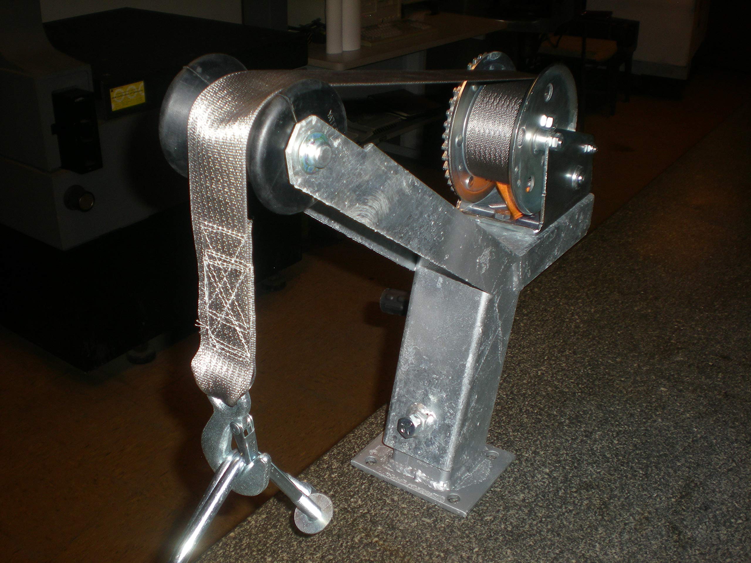 Die-matic Winch Stand W/Dutton Lainson 1400lbs Winch and Strap (4 Inch U-Bolts)