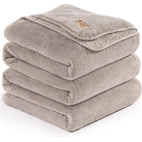 UGG Plush Cal King/King Blanket for Bed, Fleece Cozy Soft Blanket, Luxury Warm Extra Large Throw for Couch, Washable Hypoallergenic Bedding Essentials, 110" x 90", Seal Grey (Whitecap)