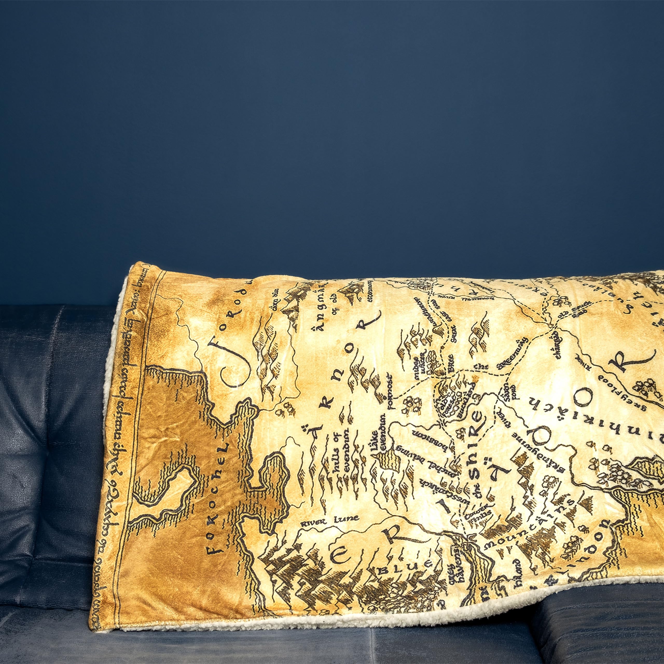Elbenwald Herr Der Ringe Flauschdecke Teddyfell mit Mittelerde Karte Motiv - 150 x 200 cm - für Herren Damen Unisex Beige Weiß