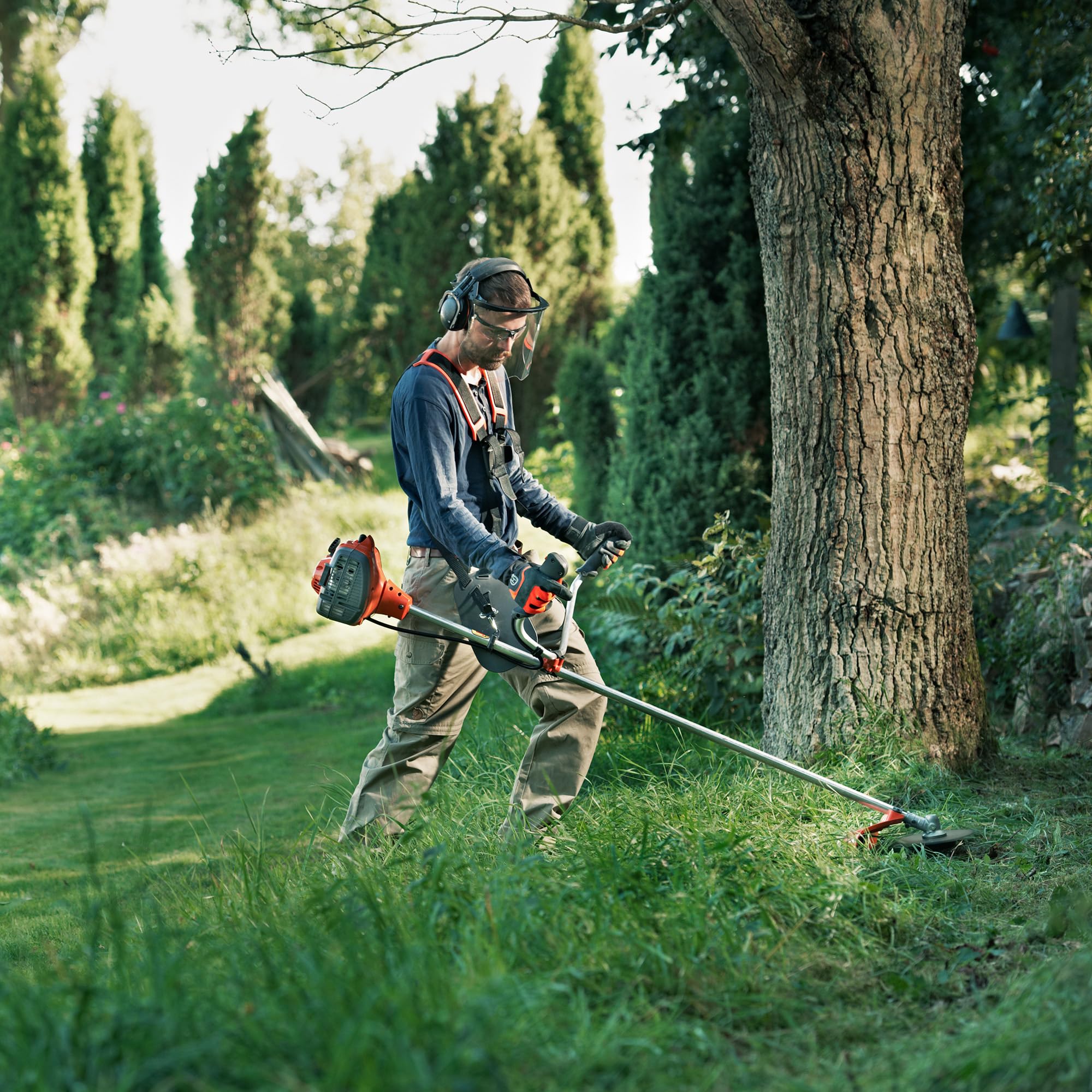 Husqvarna 129R Spalinowa Kosa | Silnik 2-suwowy 27,6 cm³, głowica i ostrze w zestawie