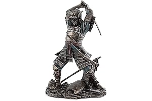 Majestic Japanese Warrior: A Historical Bronze Masterpiece