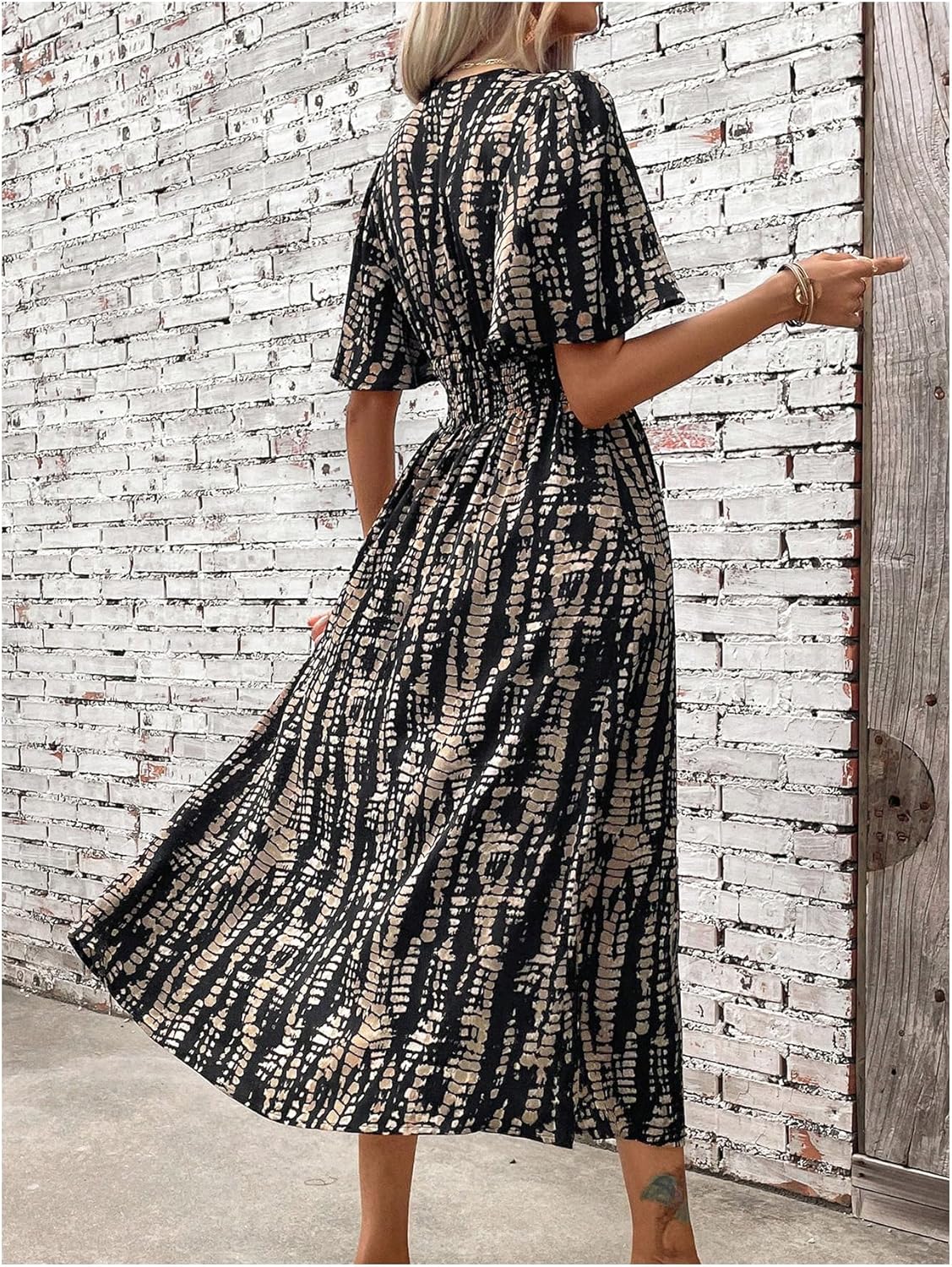 Floerns Women's Deep V Neck Long Dress Flutter Sleeve Ruched Split Side Vacation Maxi Dresses - Image 3