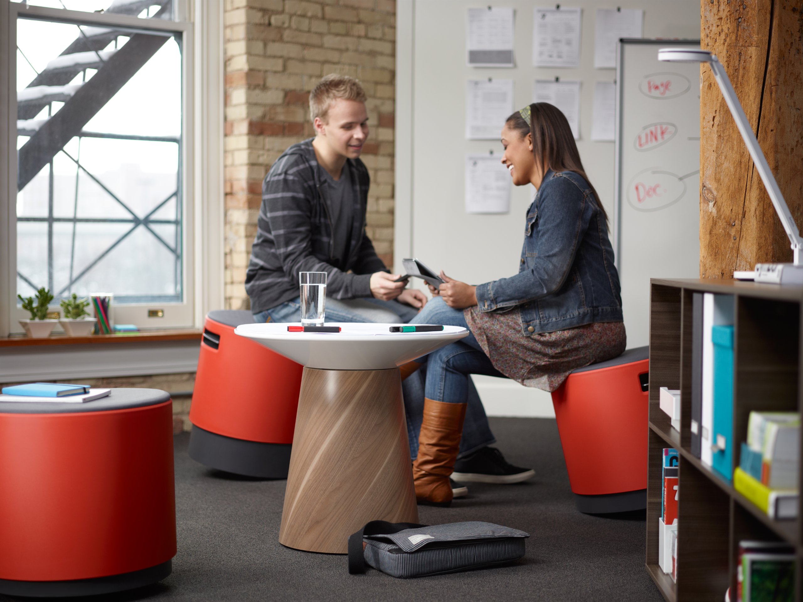 Amazon.com: Steelcase Turnstone TSBUOY Seating, Red : Sports