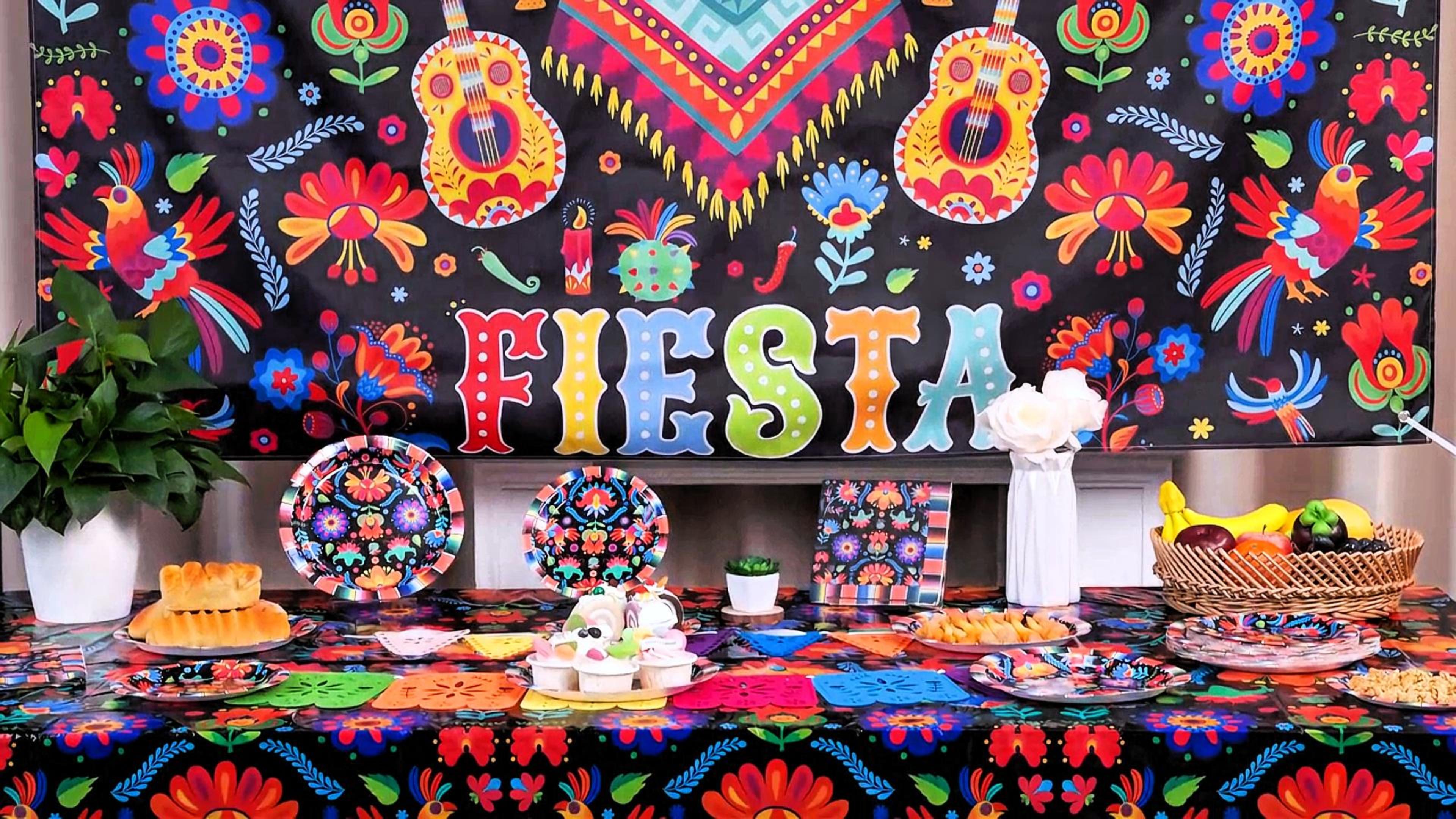 Amazon.com: 50 Guests Mexican Fiesta Plates and Napkins Party