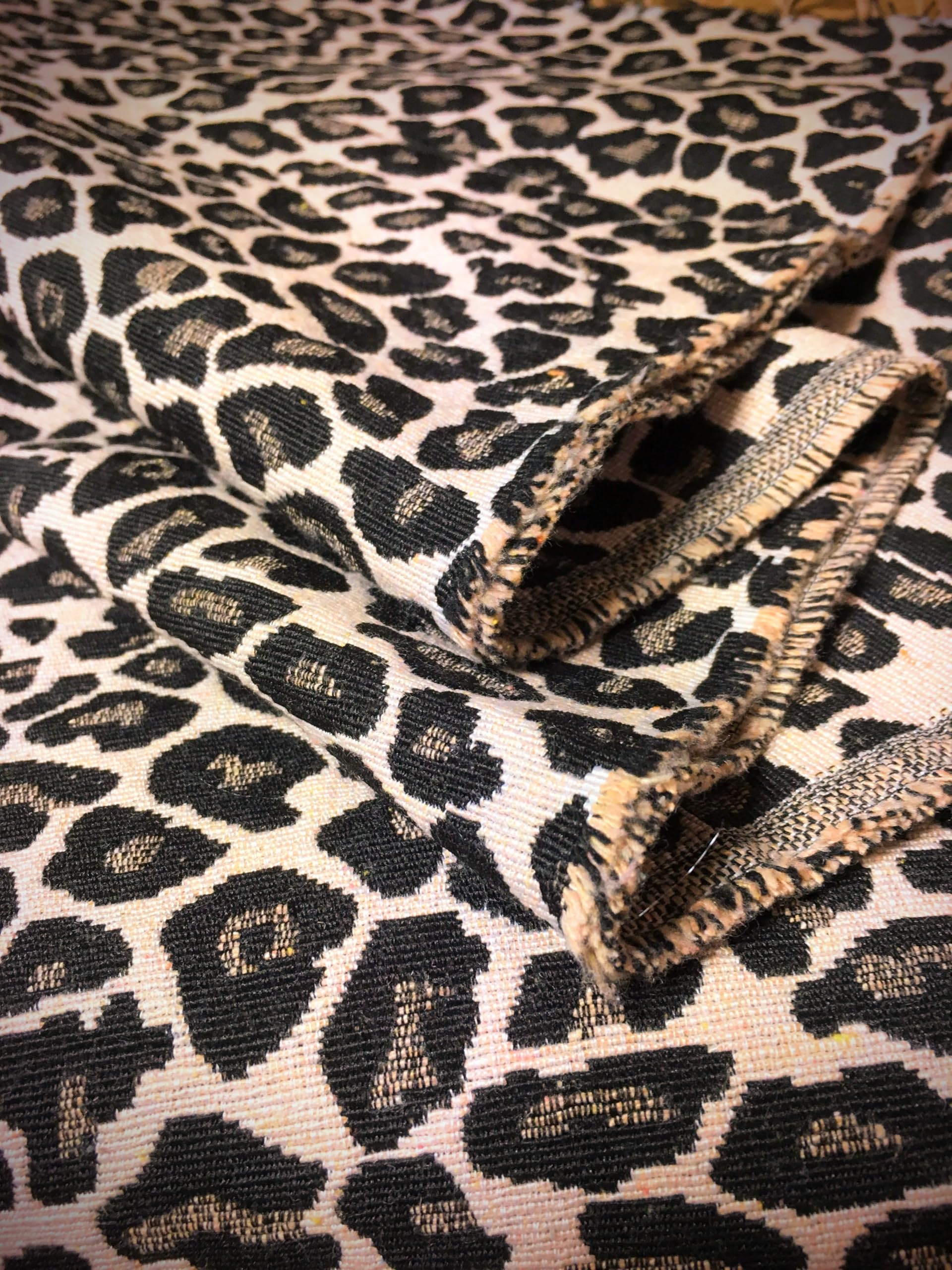 Amazon | ジュード みたいな 厚手 ジャガード レオパード 生地 ヒョウ