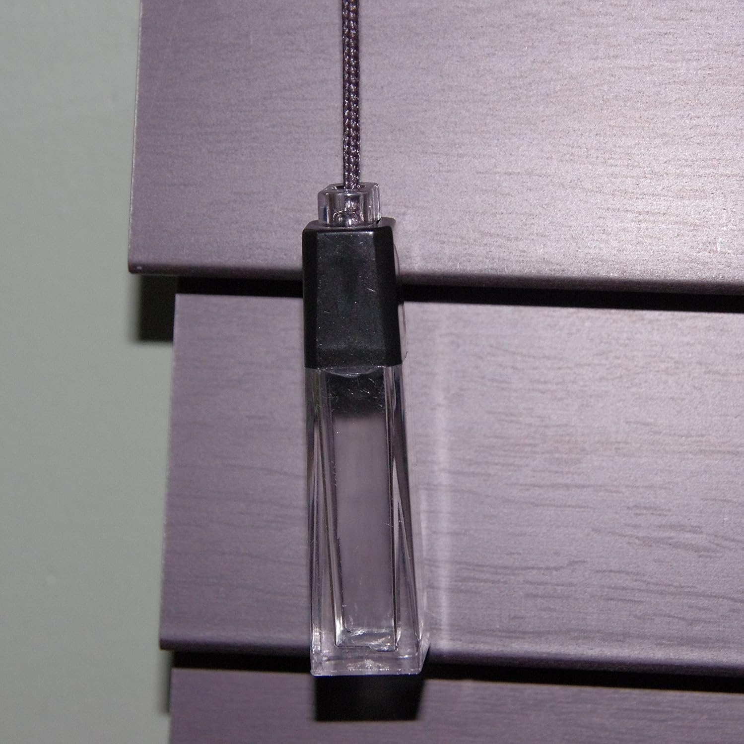 Designer Blind Tassel. Uniquely Designed to give Your Blinds That Look of elegence. This is The Least Expensive Way to Update Your Home. Sold in a convinent 5 Pack.