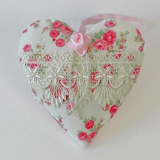 Hanging Heart Decoration, Shabby Chic Gift for Her, Vintage Heart, Pink Floral Present for Women, Fabric and Lace Ornament, Decorative Home Accessory