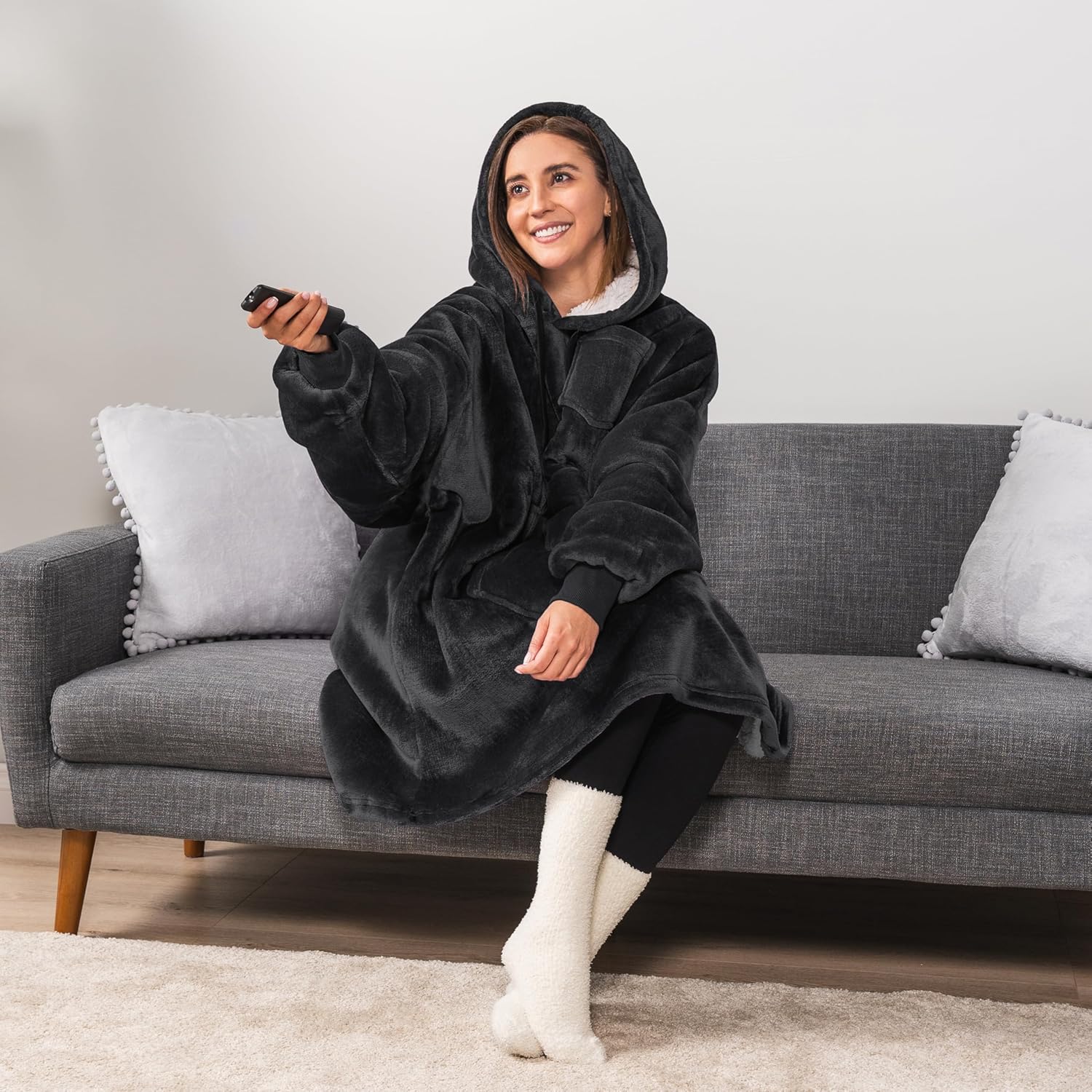 PAVILIA Blanket Hoodie for Women, Sherpa Wearable Blanket Men, Cozy Oversized Sweatshirt Blanket, Hooded Blanket Sweater - Image 5