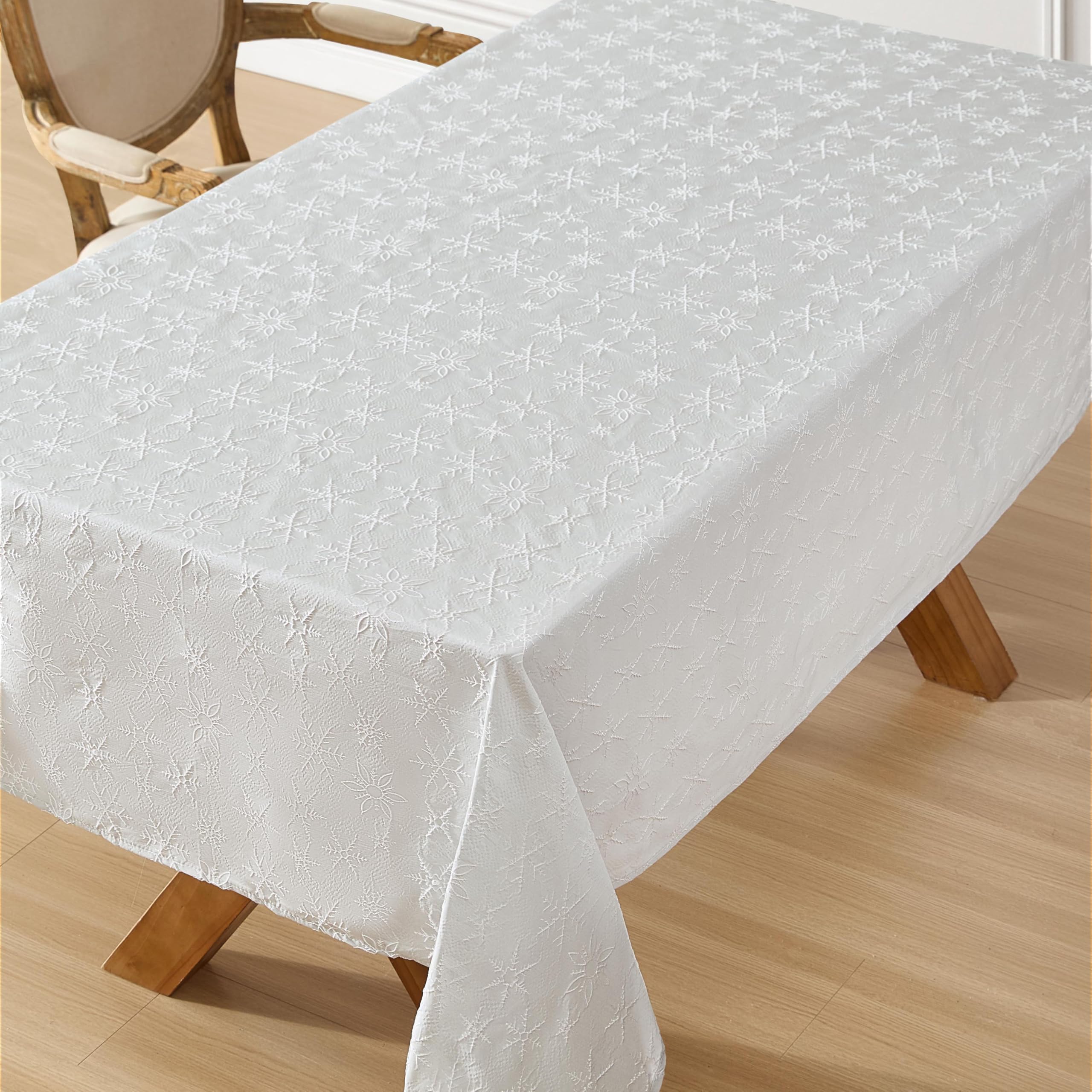 Amazon.co.jp: Laura Ashley テーブルクロス 隆起織り 刺繍ジャカード