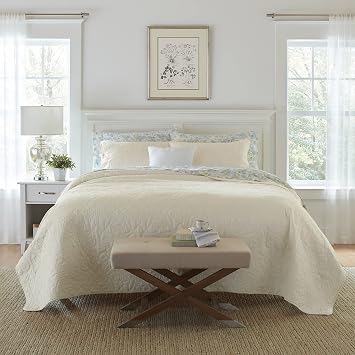 Laura Ashley - Felicity Collection - Quilt Set - 100% Cotton, Reversible, All Season Bedding with Matching Shams, Pre-Washed for Added Softness, Twin, Ivory