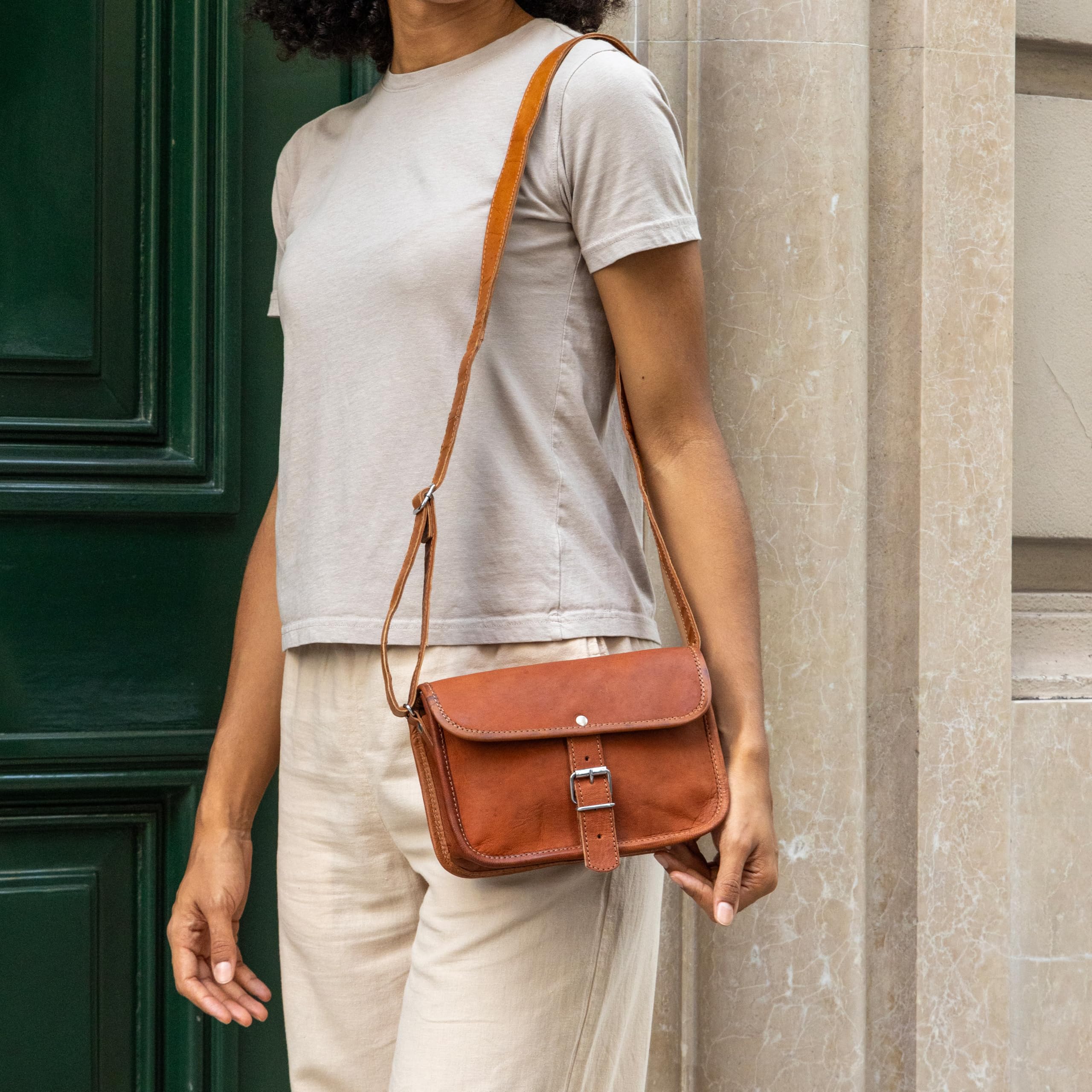 Gusti Leder Umhängetasche Mary I Handgefertigte Ledertasche Damen für Alltag & Freizeit I Elegante Leder Handtasche Damen aus Ziegenleder