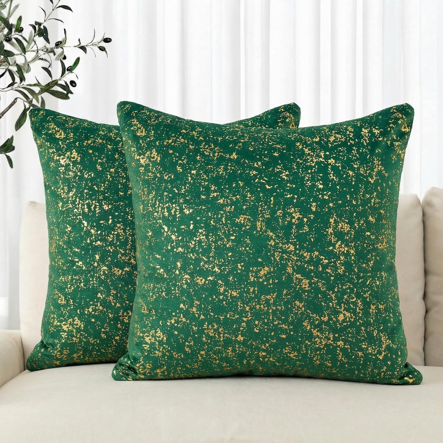 AVOIN colorlife Gold Foil Velvet Throw Pillow Covers 18 x 18 Inch, Green Luxury Accent Cushion Case Glitter Decoration for Home Sofa Couch Set of 2