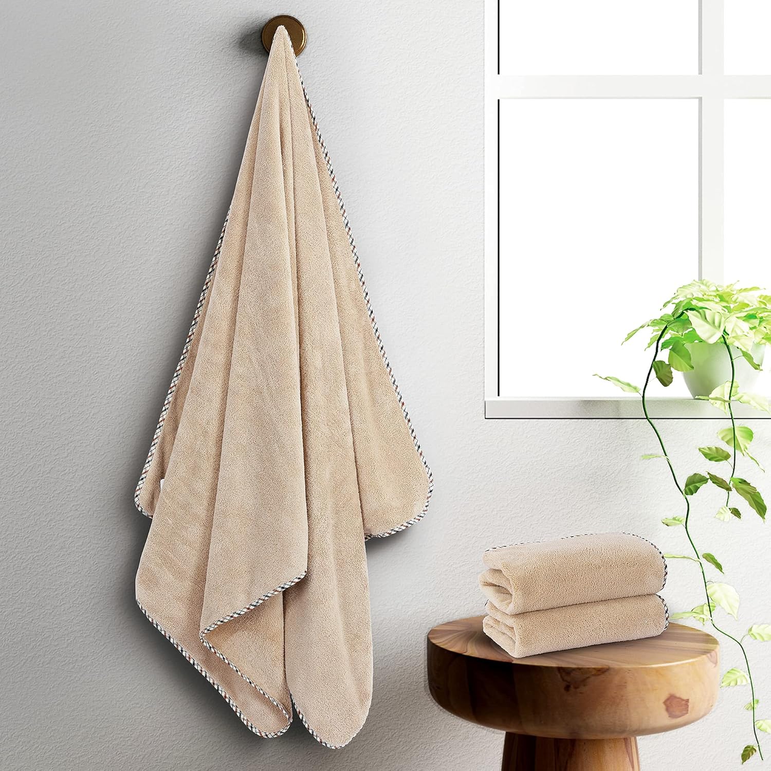 SPREAD SPAIN® Microfiber Coral Bath Towel 360 GSM with Hanging Loop