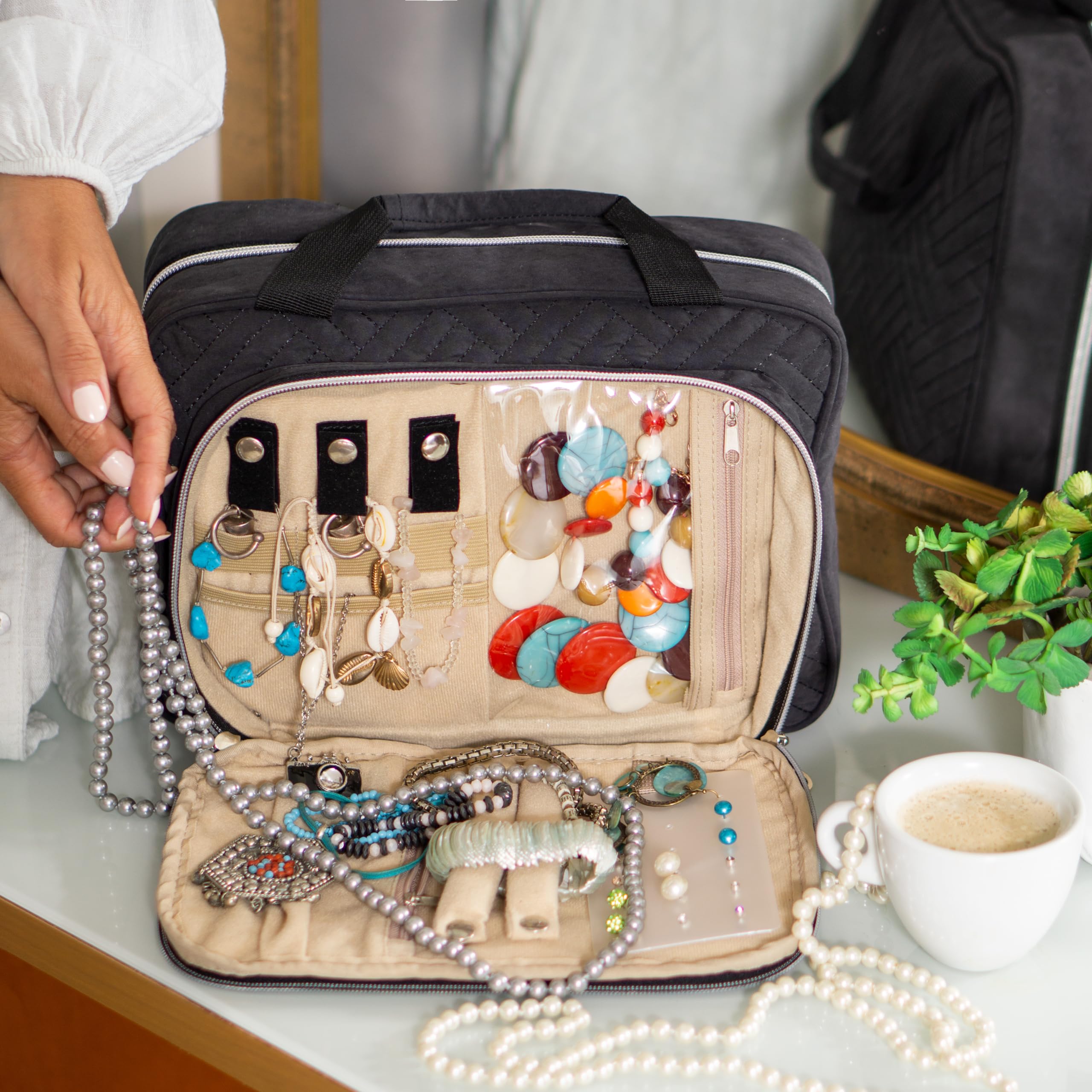 Große Reise-Kosmetiktasche zum Aufhängen für Frauen mit Schmuckfach – vielseitiger Kultur- und Kosmetik-Make-up-Organizer mit vielen Taschen, Schwarz Q, Kulturbeutel zum Aufhängen für Damen