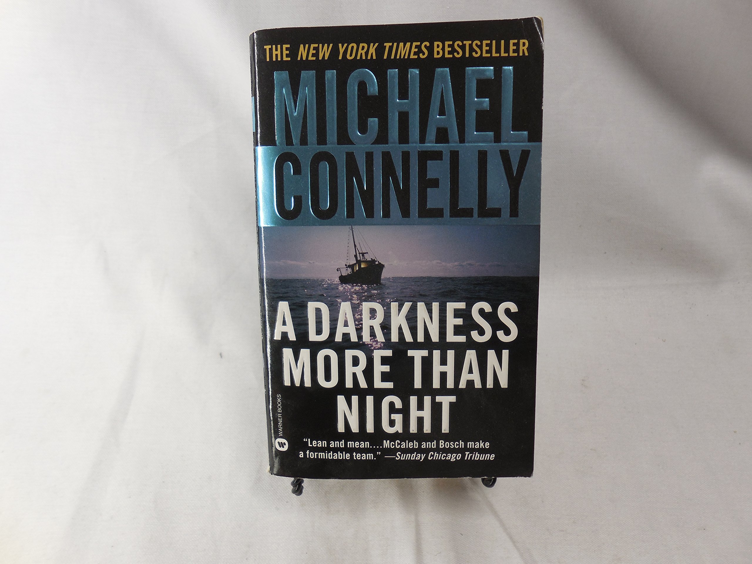 A Darkness More Than Night Connelly, Michael
