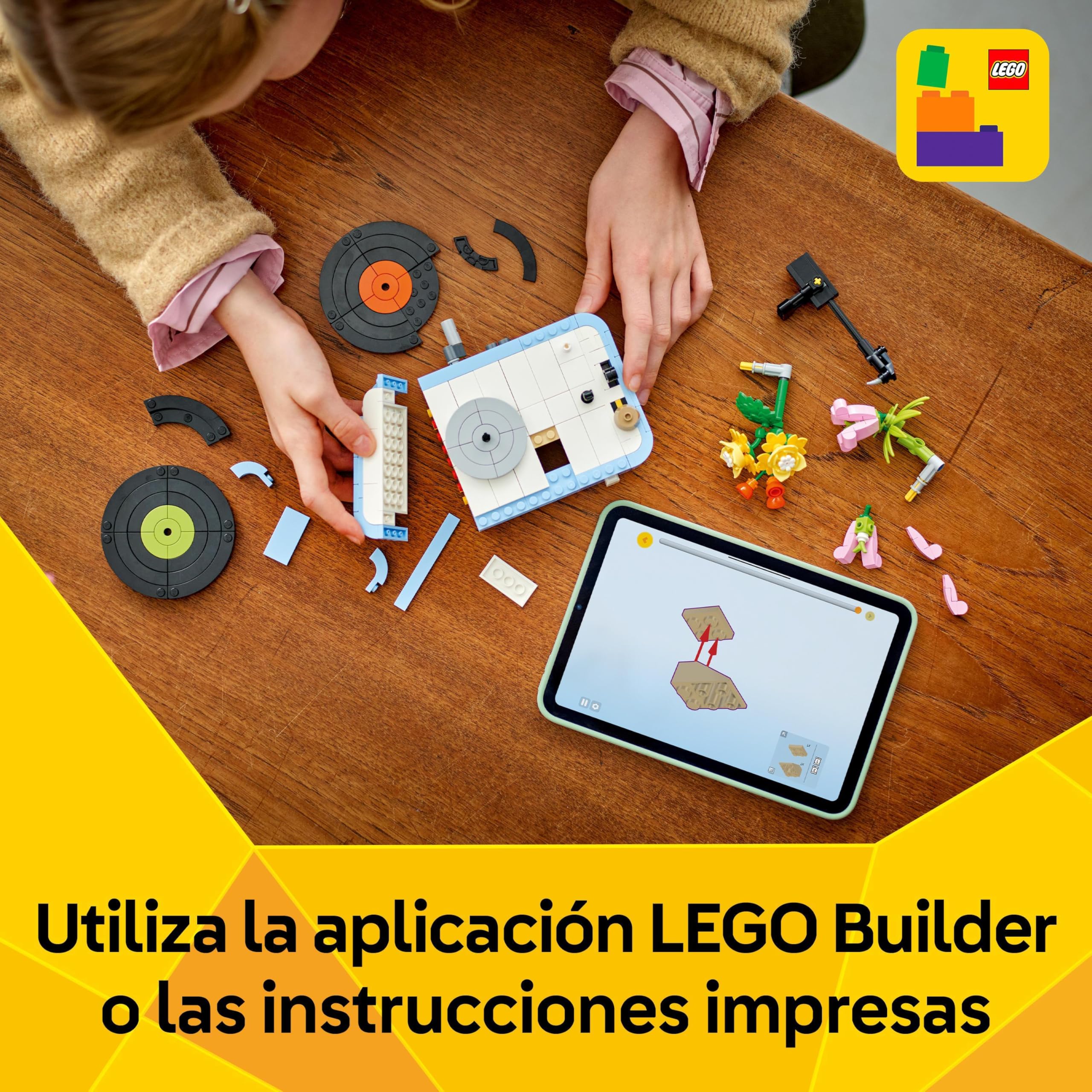 LEGO Creator 3 en 1 Tocadiscos con Flores Vintage, Set de Construcción Musical Convertible en Radio Retro o Micrófono de Juguete, Juguetes Musicales para Niñas y Niños de 8+ Años 31172
