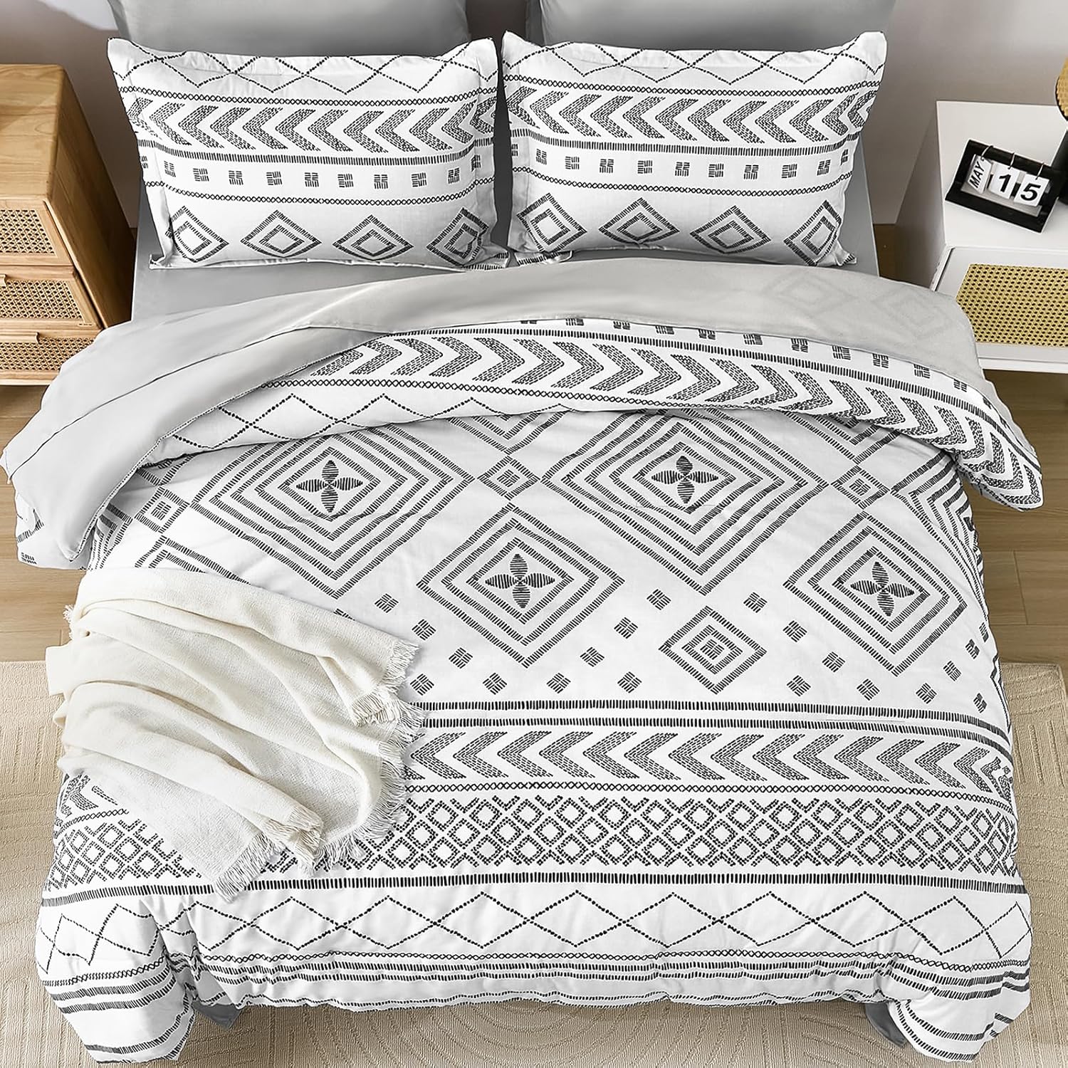 Yiran White Comforter Set Queen Size, 7 Piece Boho Aztec Bedding Set, Bohemian Bed in a Bag Queen, Soft Microfiber Striped Complete Bedding Set with Sheets for All Season - Image 3