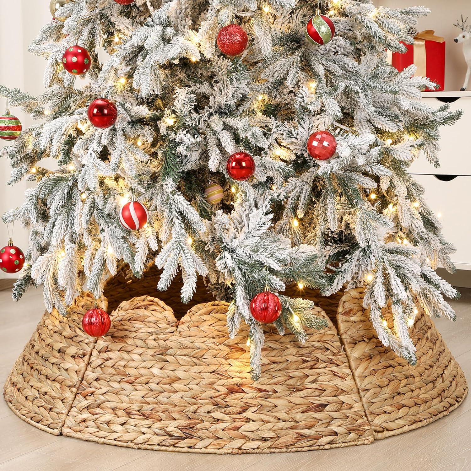 42 Inch Extra Large Rattan Scalloped Christmas Tree Collar Ring Rustic Farmhouse Natural Water Hyacinth Base Cover Skirt for 9-12 ft Xmas Tree Holiday Home Decoration