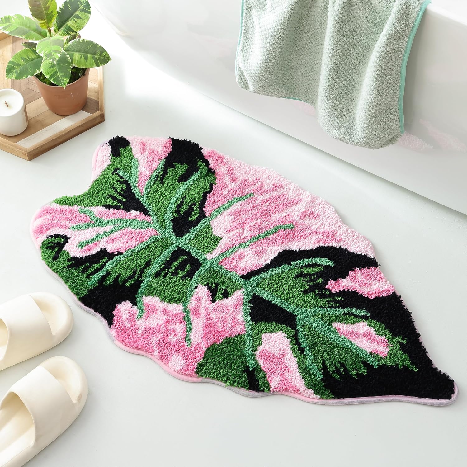 Green Leaf Rug, Cute Monstera Soft Non Slip Tufted Bath Mat Palm Shaped Plush Fun Floor Mat for Bathroom Kitchen Bedroom Home Decor