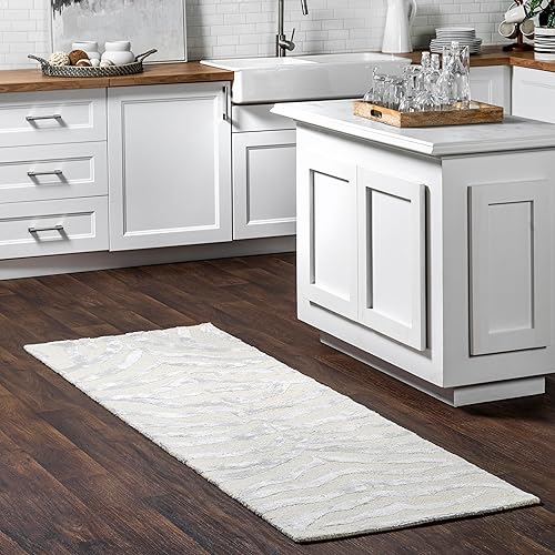 nuLOOM Hand Tufted Plush Zebra Runner Rug, 2' 6" x 8', Grey