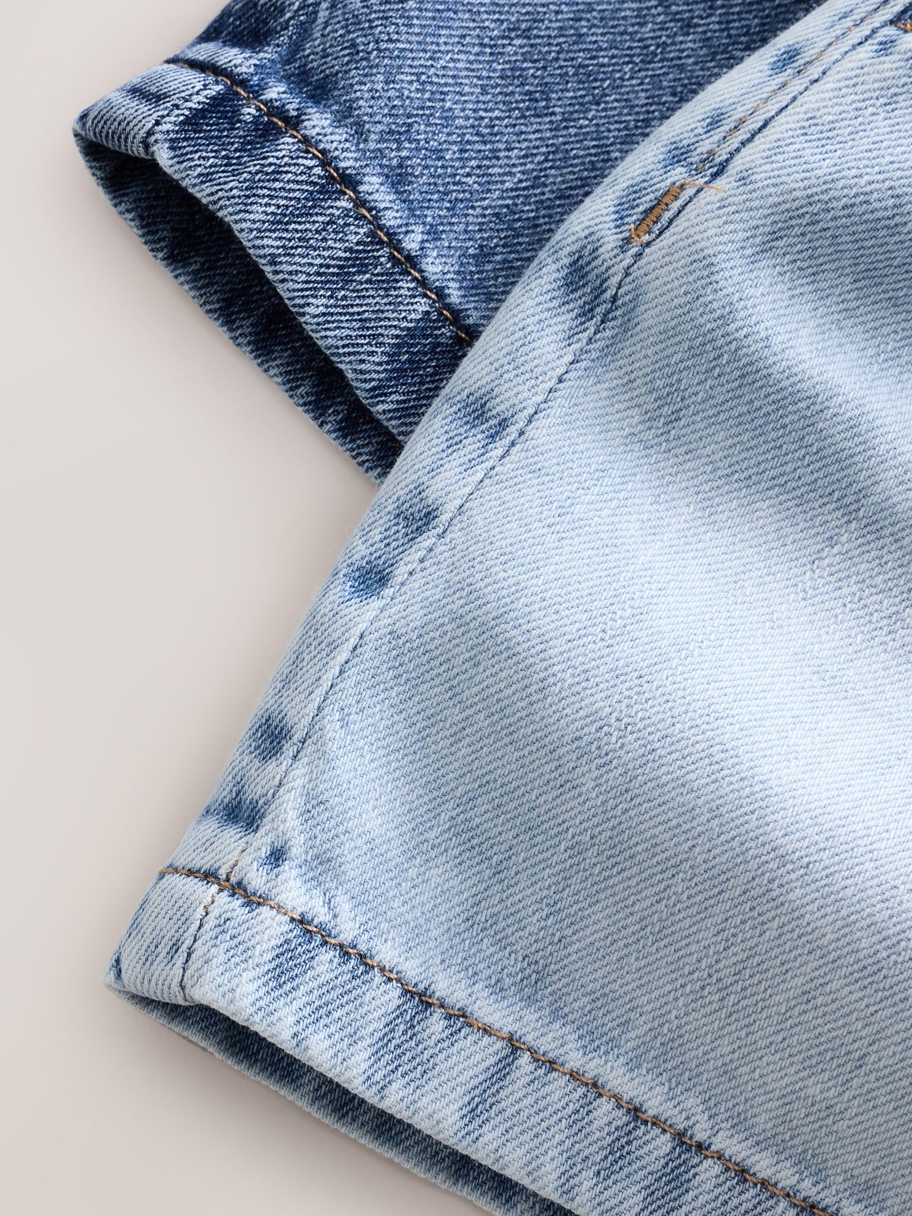 NEXT Ragazza Confezione da 2 Shorts in 100% Cotone | Denim, Bambino, puro cotone, Ogni modello presenta vita elasticizzata regolabile con coulisse e tasche laterali