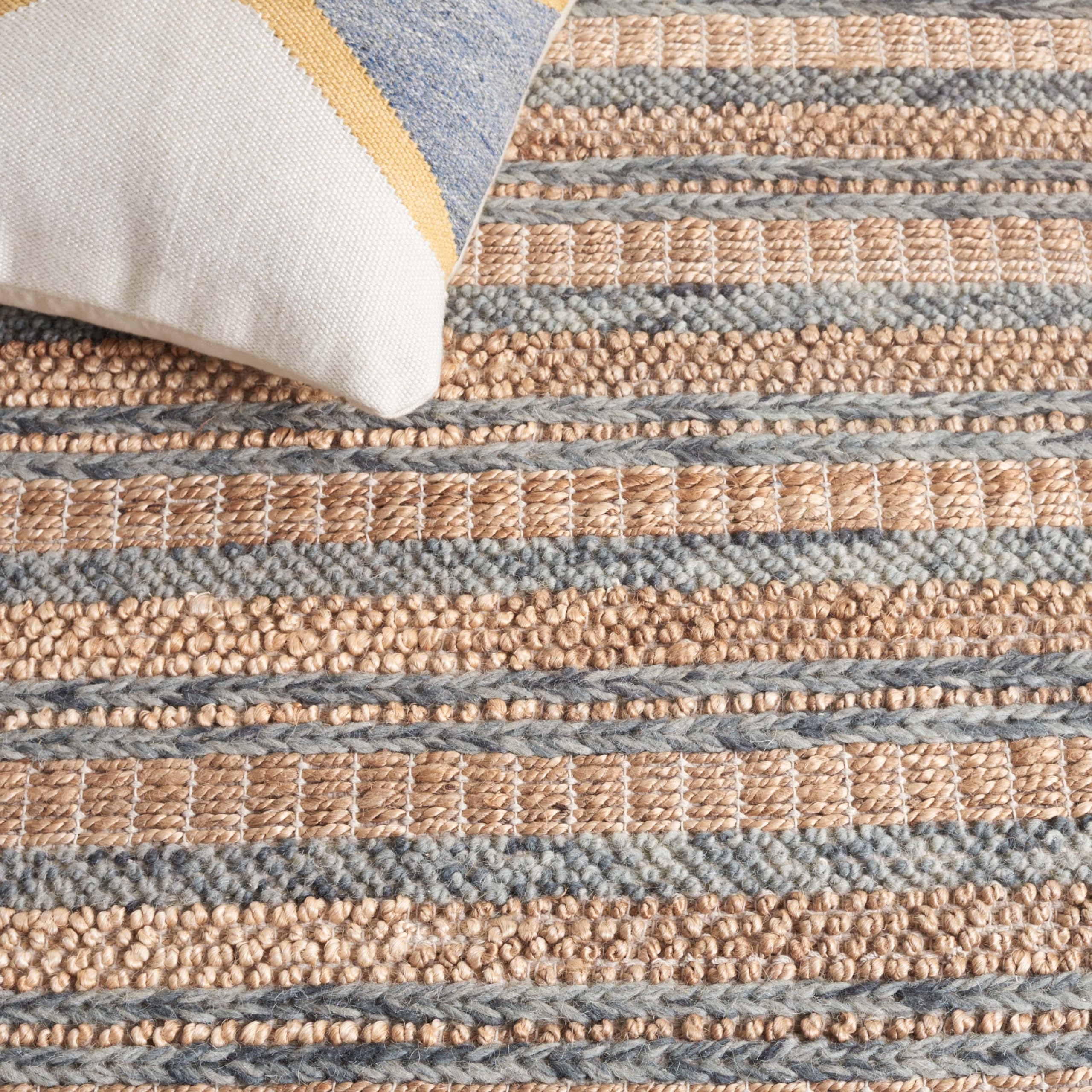 SAFAVIEH Natural Fiber Collection Area Rug - 3' X 5', Grey & Beige, Rustic Farmhouse Boho Style, Handmade Jute & Wool, Ideal For The Living Room, Bedroom, Dining Room (NFB425F-3