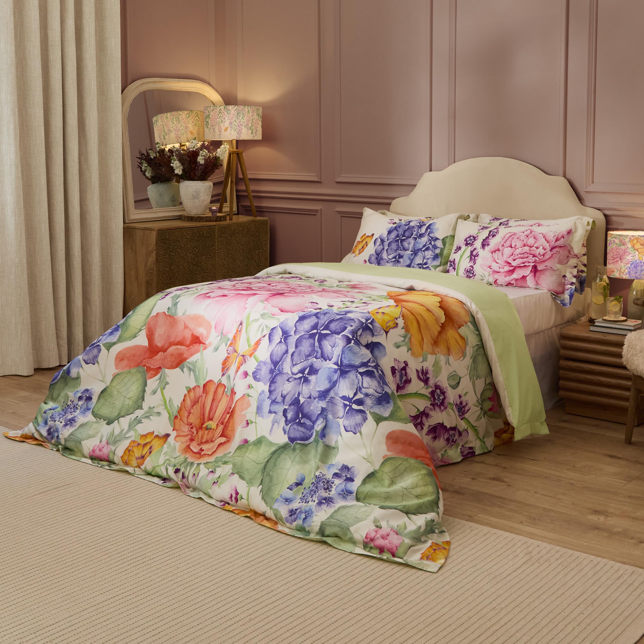 Voyage Maison     Voyage Idalia Oxford Edge 100% Cotton Duvet Cover Set in Size Superking, BrandAlley