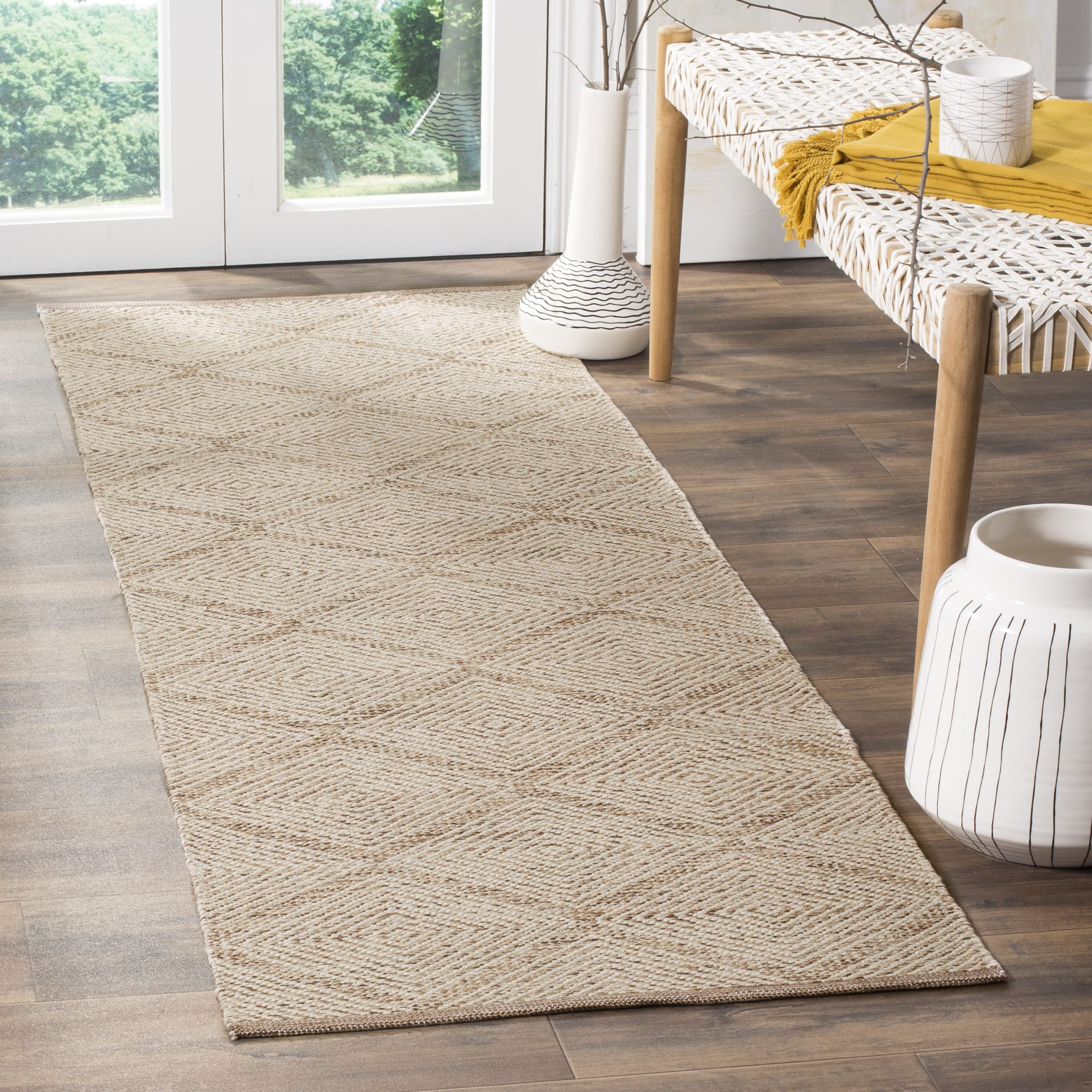 SAFAVIEH Montauk Collection Runner Rug - 2'3" x 7', Beige, Handmade Cotton, Ideal for High Traffic Areas in Living Room, Bedroom (MTK821E)