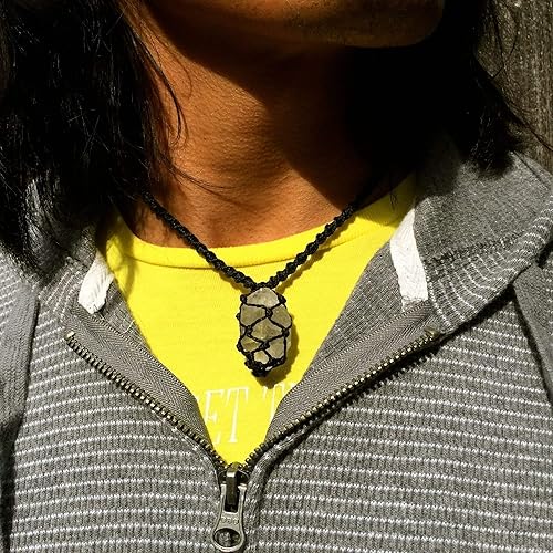 Miniatura 2 de Men's Surfer Necklace with Tumbled Quartz Stone and Hematite in Black - Handmade Knotted Macrame Healing Stone Jewelry