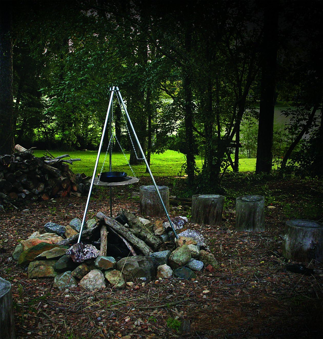 Camco 51079 Tripod Grill and Lantern Holder
