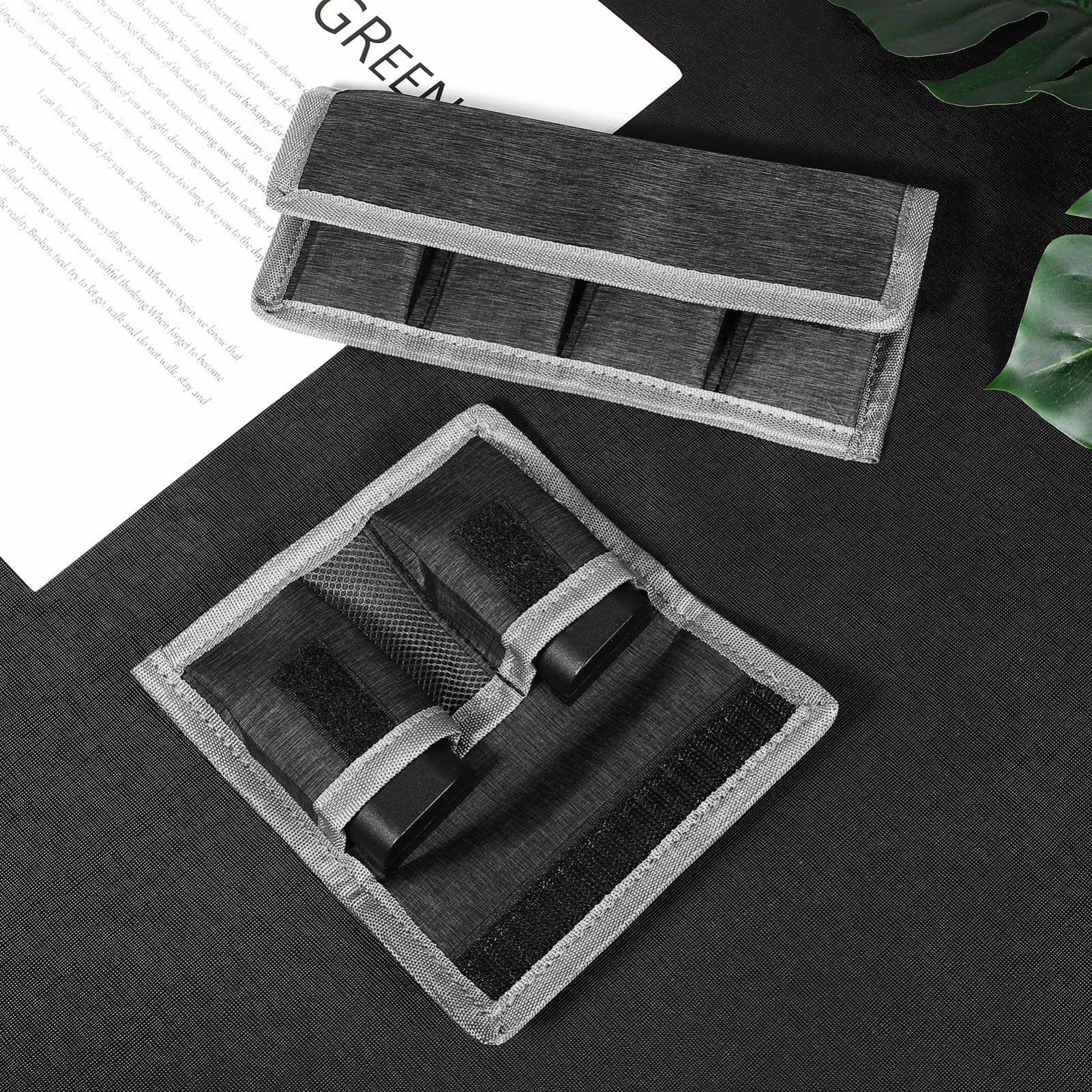 NUOBESTY Bolsas de Almacenamiento para Baterías Electrónicas y Cámara, Estuche Portátil de Tela Seca Cierre Adhesivo, Pack 1 Grande 1 Pequeño, Protección contra Agua para Fotógrafos, Negro