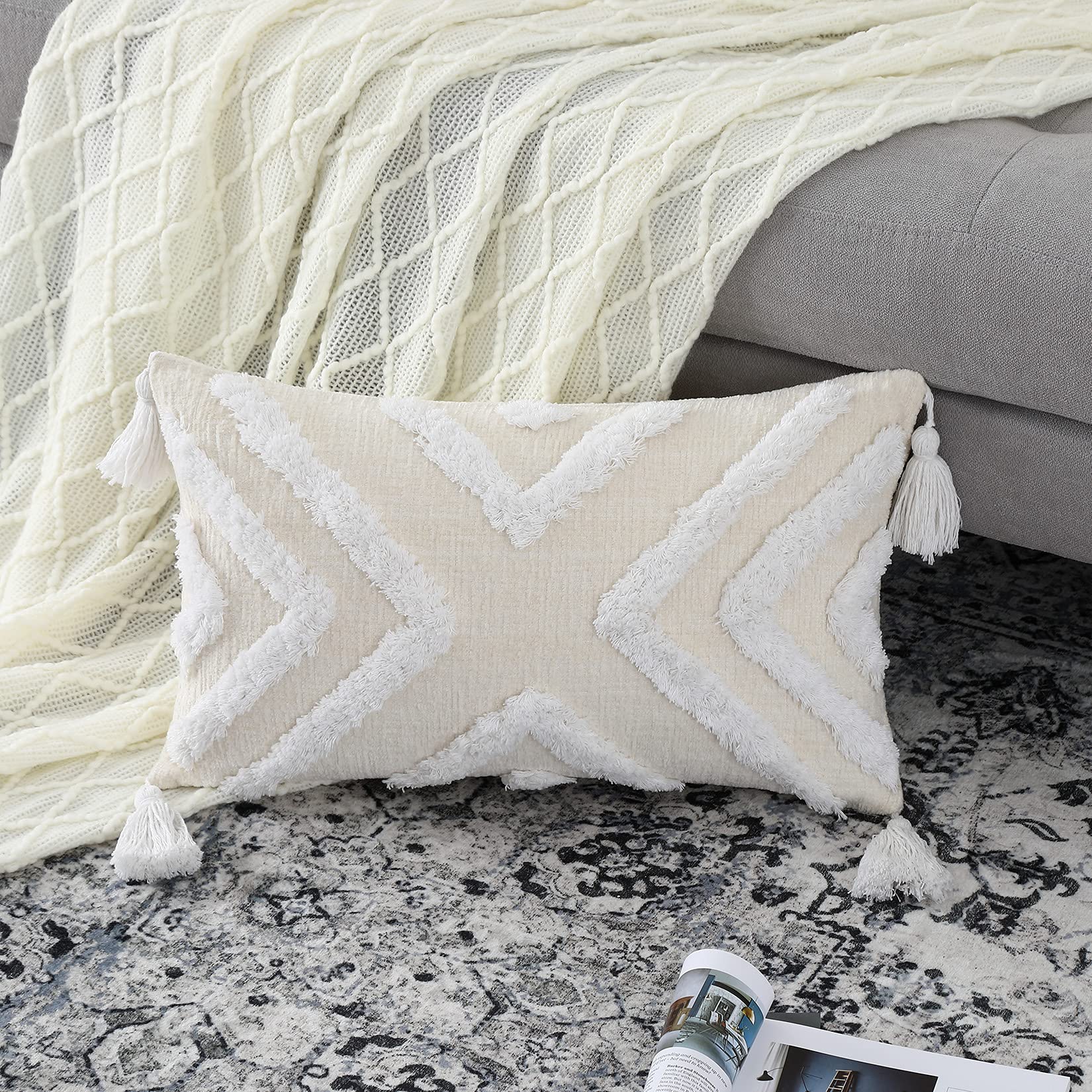 CAROMIO Fodera Per Cuscino In Ciniglia Con Nappe, Boho, 30x50 Cm, Bianco, Per Divano E Camera Da Letto, 1 Pezzo