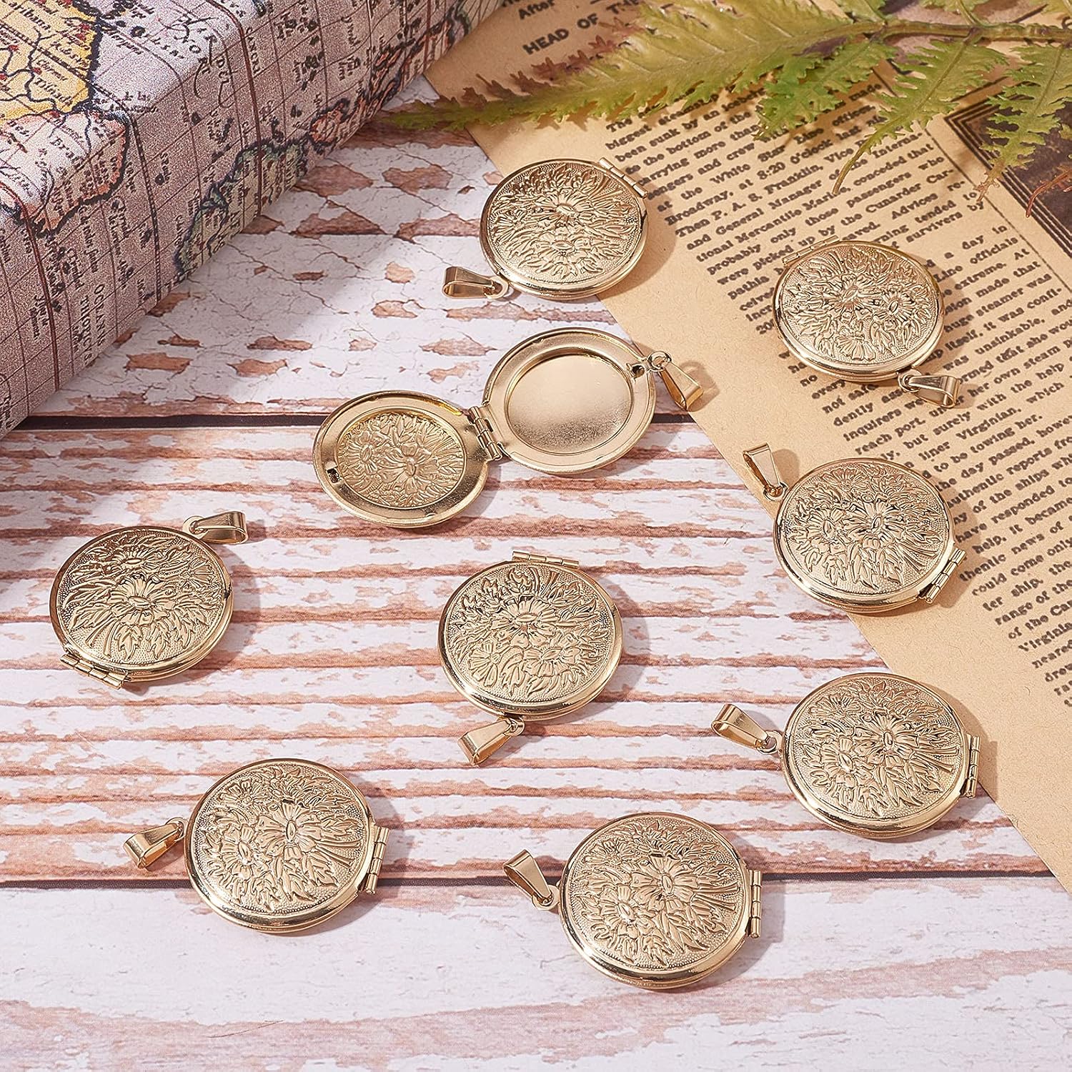 LiQunSweet 10 Pcs Vintage Golden Plated Stainless Steel Memory Photo Picture Pendants Frame Flower Pattern Charms for Necklaces Jewelry Making - 32x27mm