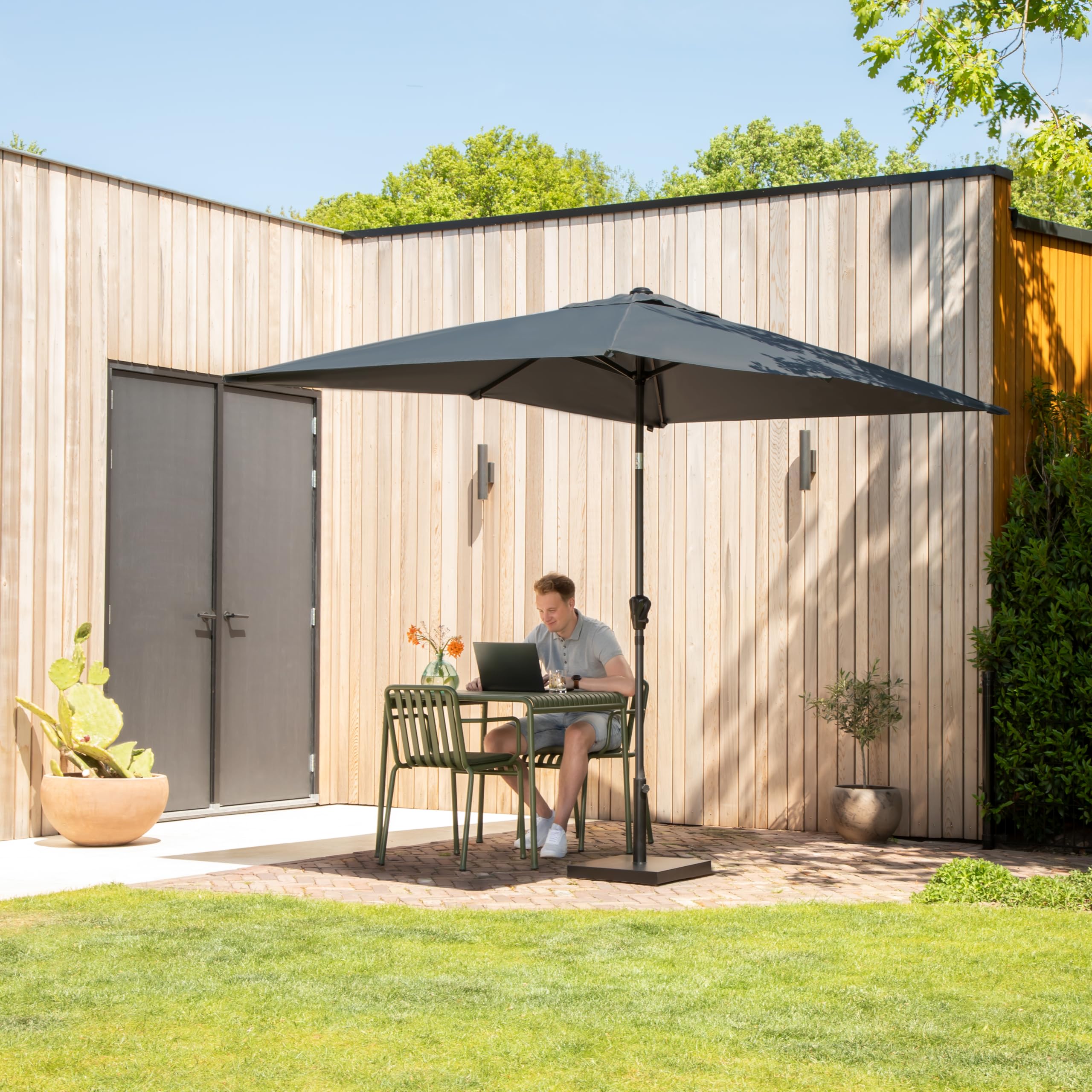 VONROC Parasol de Jardin Extérieur Rapallo 200x300cm - Parasol Rectangulaire Inclinable en Toile Protection Solaire UPF 50+ - Manivelle Anti Retour, Housse de Protection Incluse