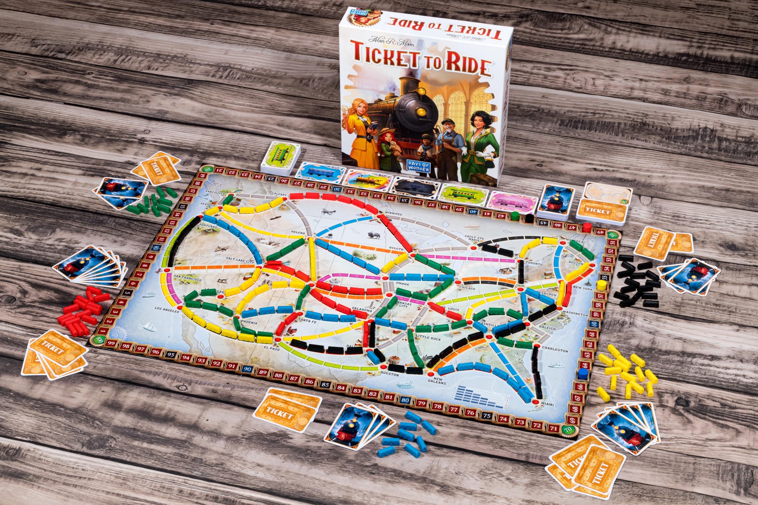 Asmodee - Ticket to Ride Neue Version, Brettspiel Abenteuer Eisenbahn, Spaß für Familien und Freunde, 2-5 Spieler, 8+ Jahre, italienische Ausgabe