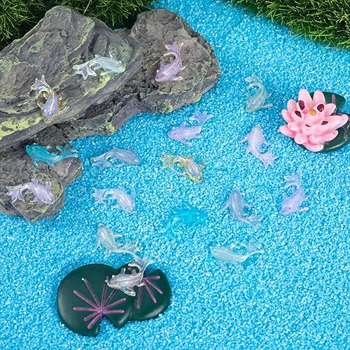 Miniatura 4 de Pndeyo Mini peces dorados de resina, 200 piezas, figuras de peces en miniatura brillantes, lindos peces de jardín falsos para decoración de pequeñas
