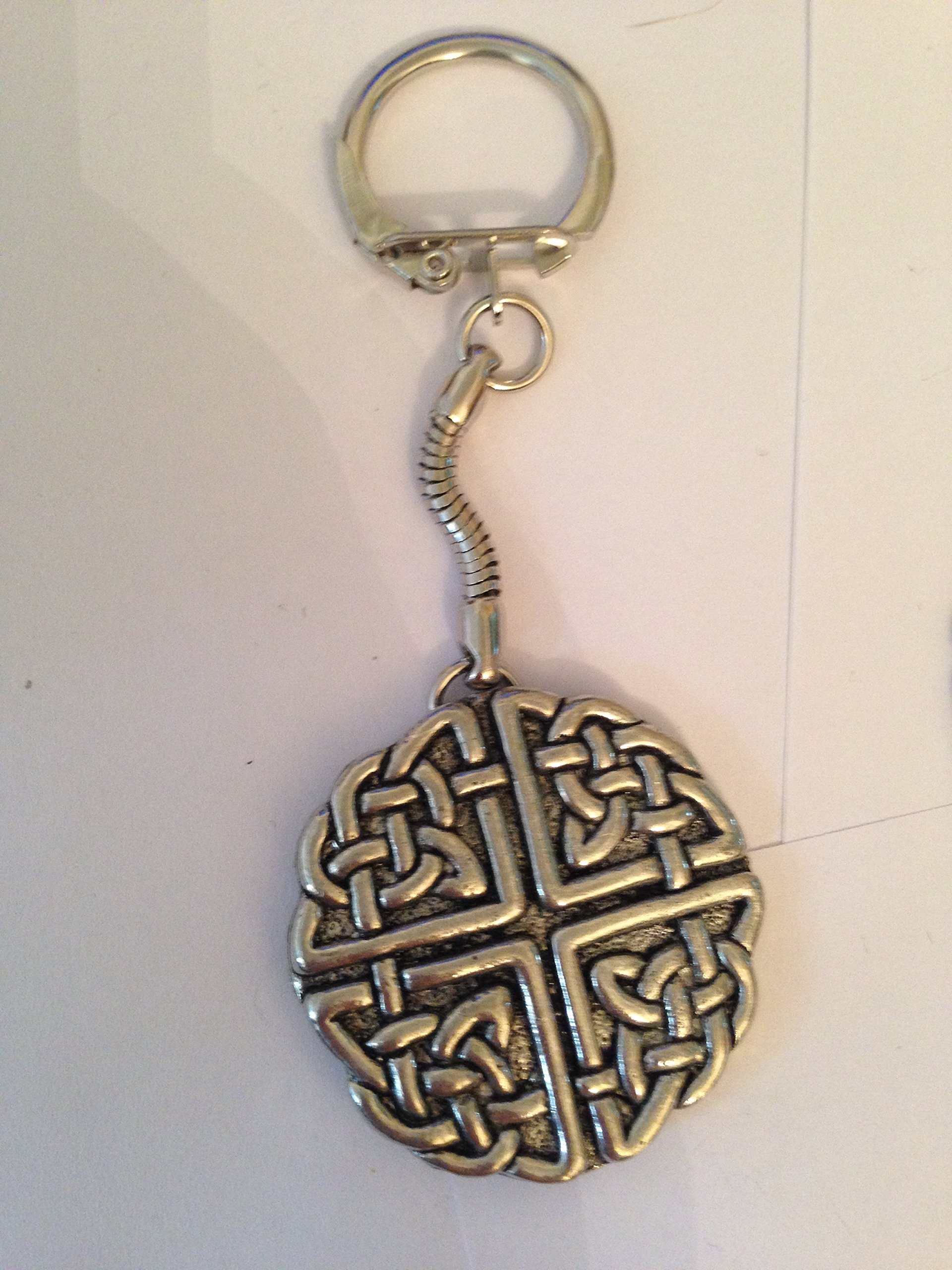 Prideindetails Silver Large Celtic Knot Pp-G38 Made Of Fine English Pewter On A Snake Keyring