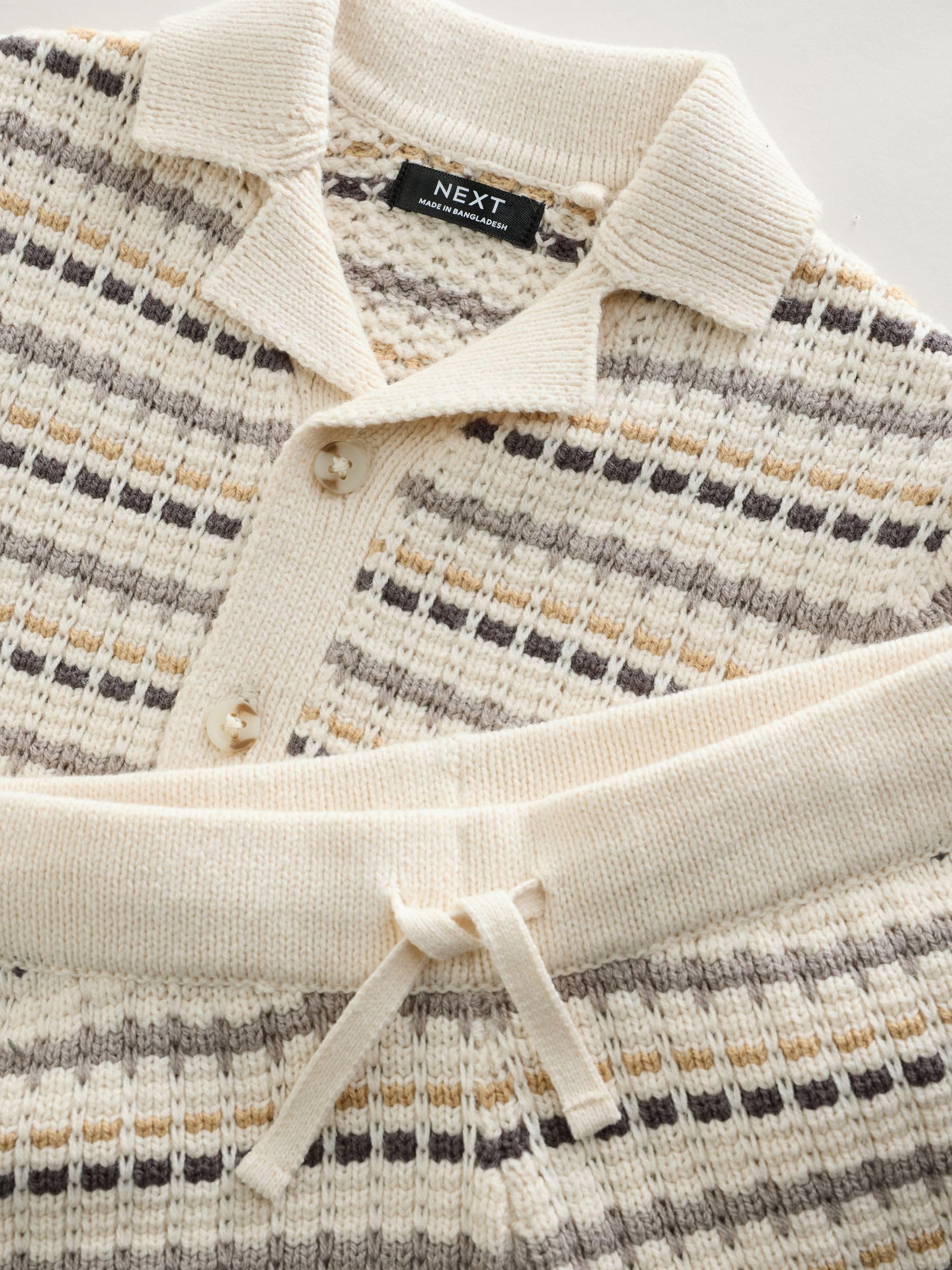 NEXT Jungen Strukturiertes Strick-Poloshirt mit Reverskragen und Shorts im Set