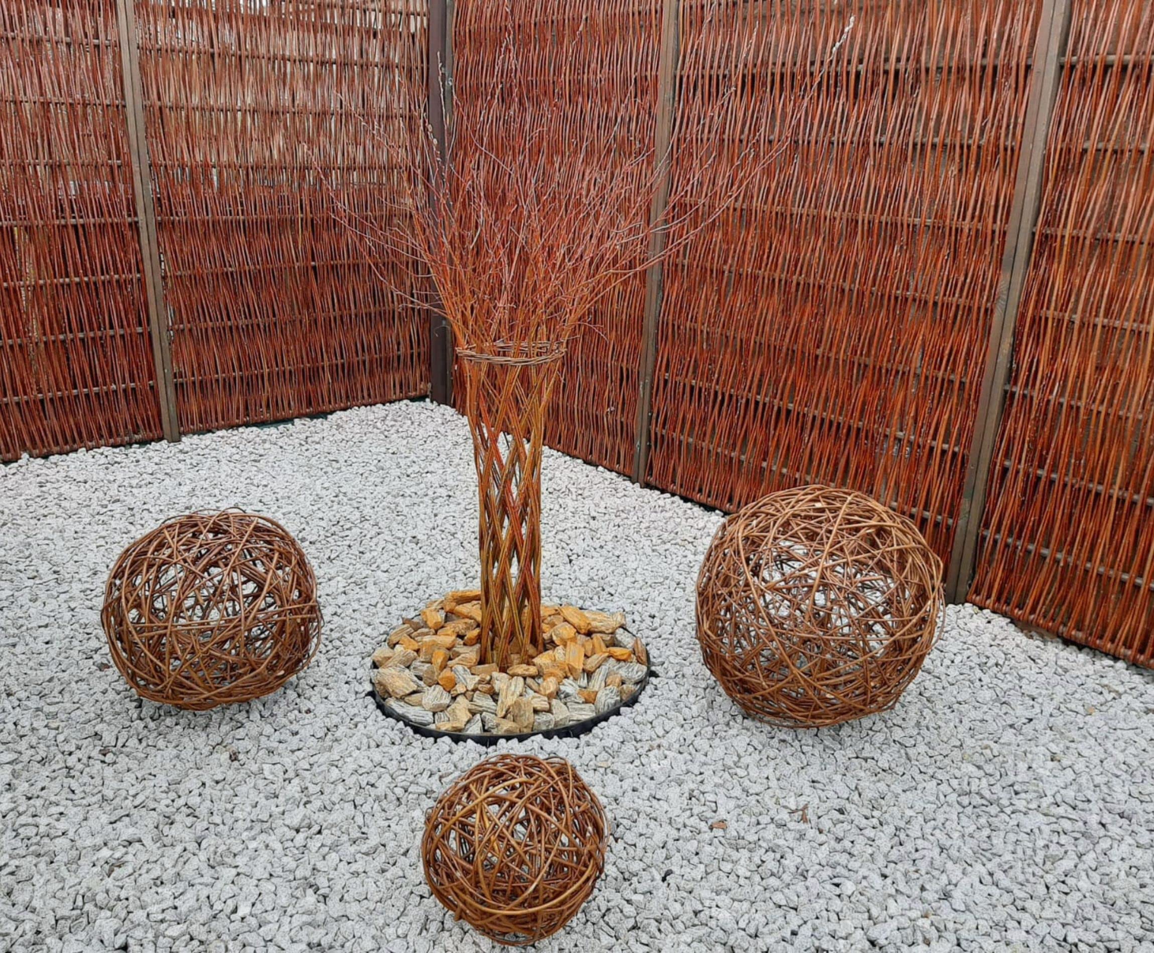 Weidenkugel, 50 cm, Gartenkugeln für Außen & Innen, Dekokugel aus geflochtener Weide in 3 Größen für Garten, Balkon und Terrasse