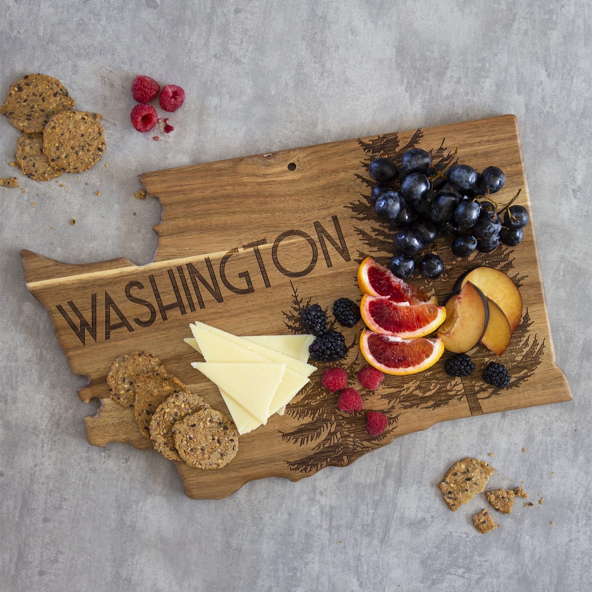 Totally Bamboo Rock & Branch Origins Series Washington State Tabla de cortar y bandeja para servir embutidos, incluye corbata para colgar para exhibición de pared de 15.5 x 10 x 0.6 pulgadas