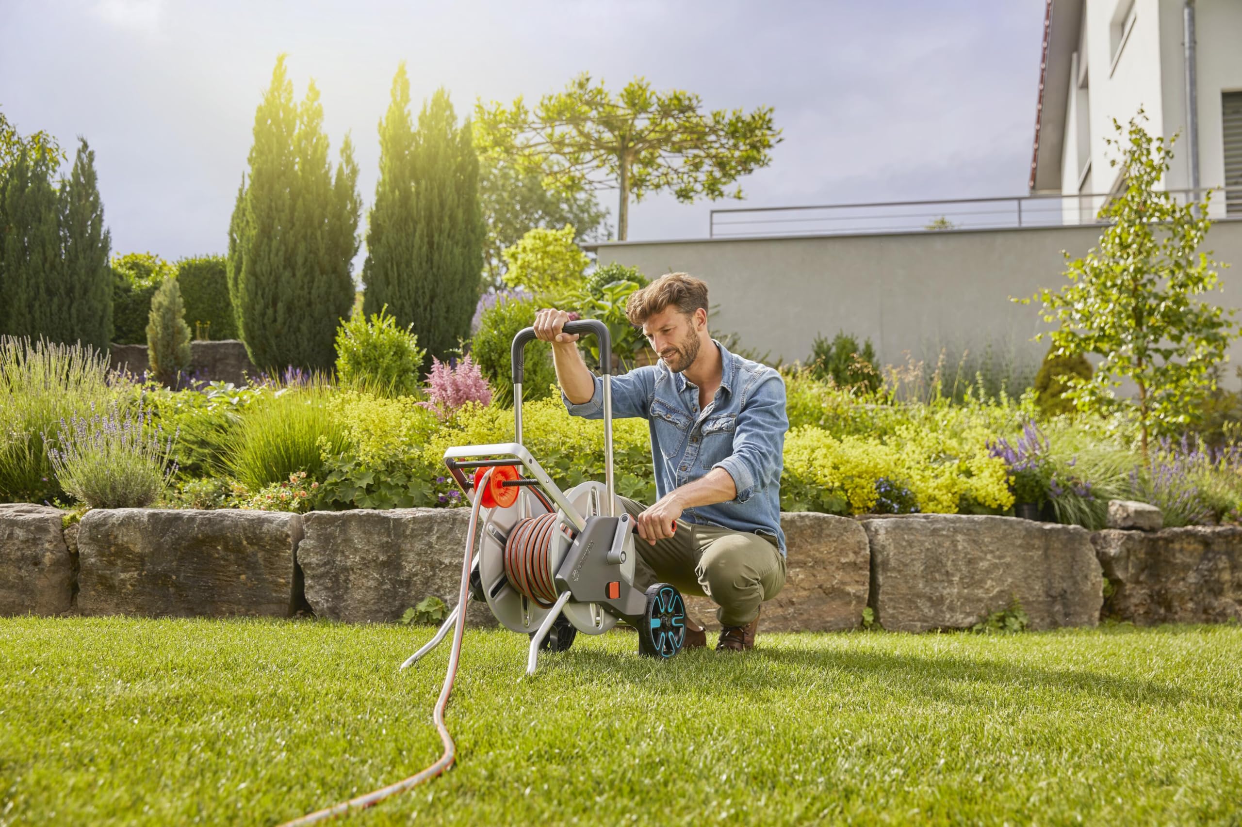 Gardena CleverRoll M Easy Metal Set: Carro para manguera con 60 m de capacidad, guía de manguera muy estable y estable, que incluye una manguera de 25 m (18547-20)