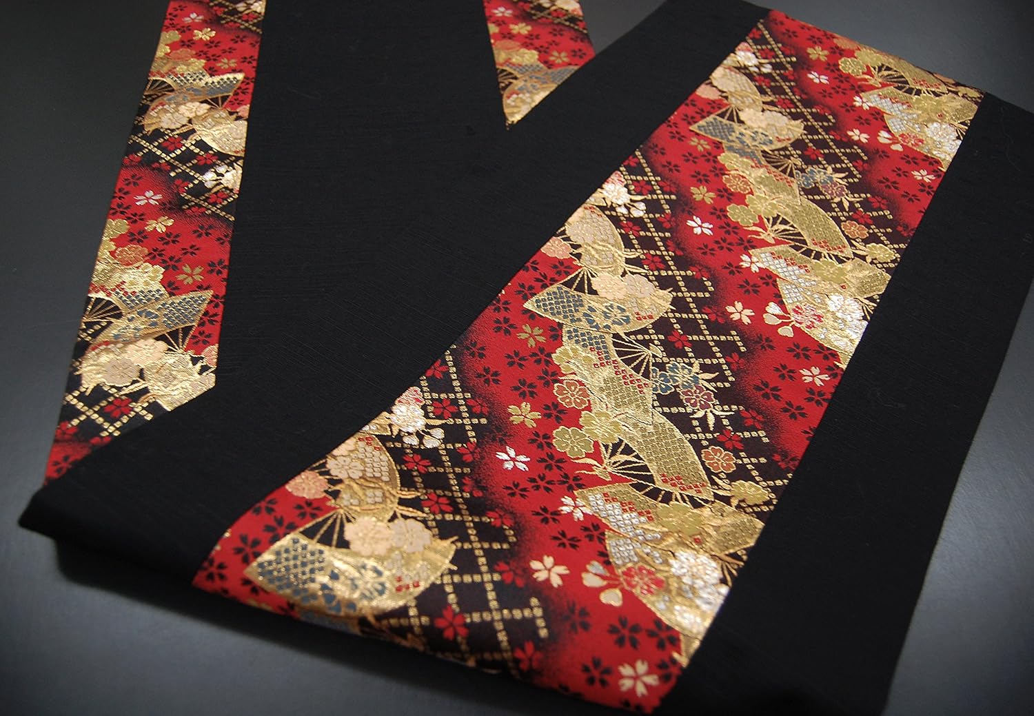 Kimono Table Runner Japanese Traditional Fabrics Kinran (Pattern Name: Ougi)