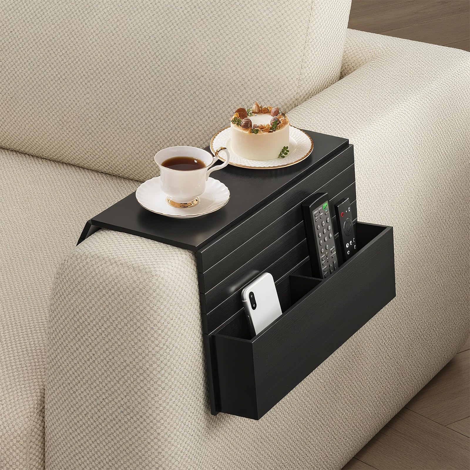 Peiaw Bambus-Sofa-Armlehne mit Getrnkehalter und Ablagefach,Faltbares  Bambus-Sofatablett,Sofa-Aufbewahrung,Passend fr Alle Arten von Sofas,  Zuhause und Bro (Schwarz) : Amazon.de: Kche, Haushalt & Wohnen