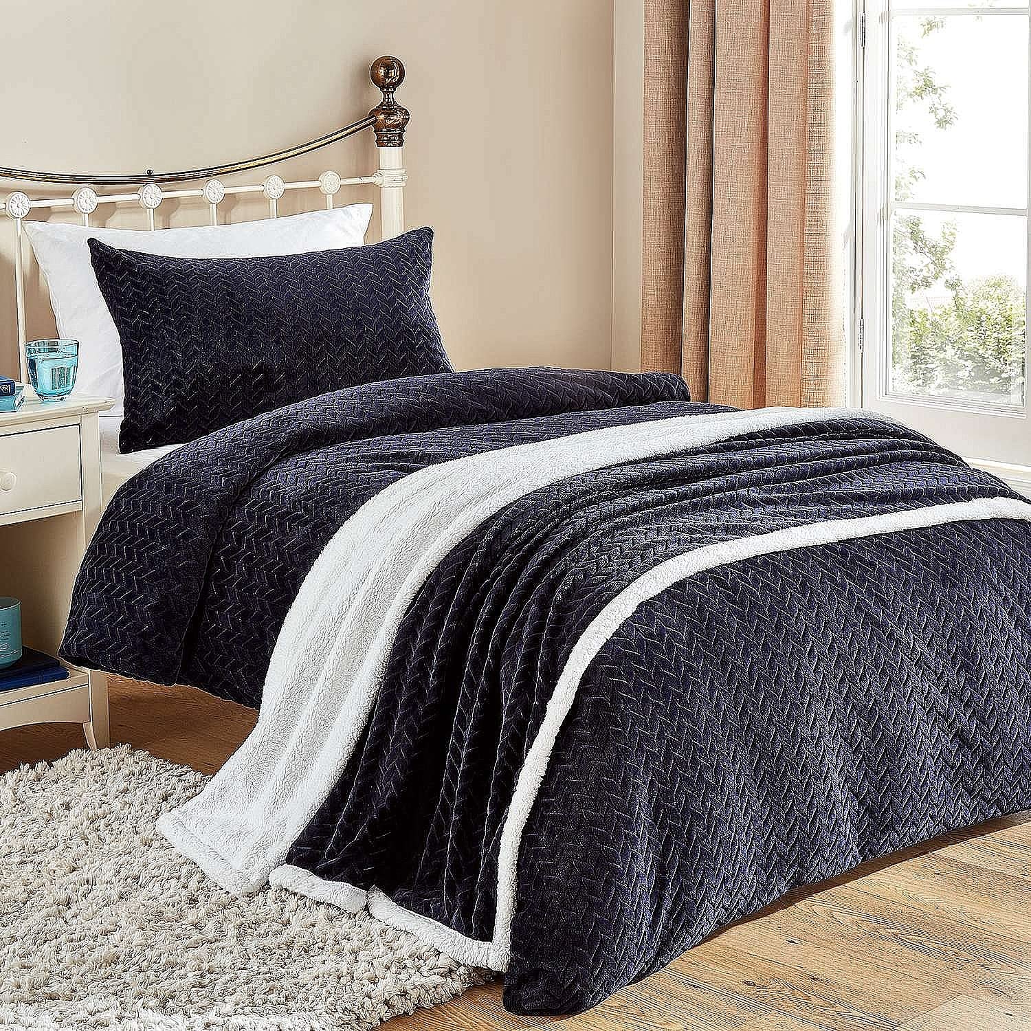 Coopers Of Stortford Navy Embossed Fleece Duvet Cover Set (Double, )