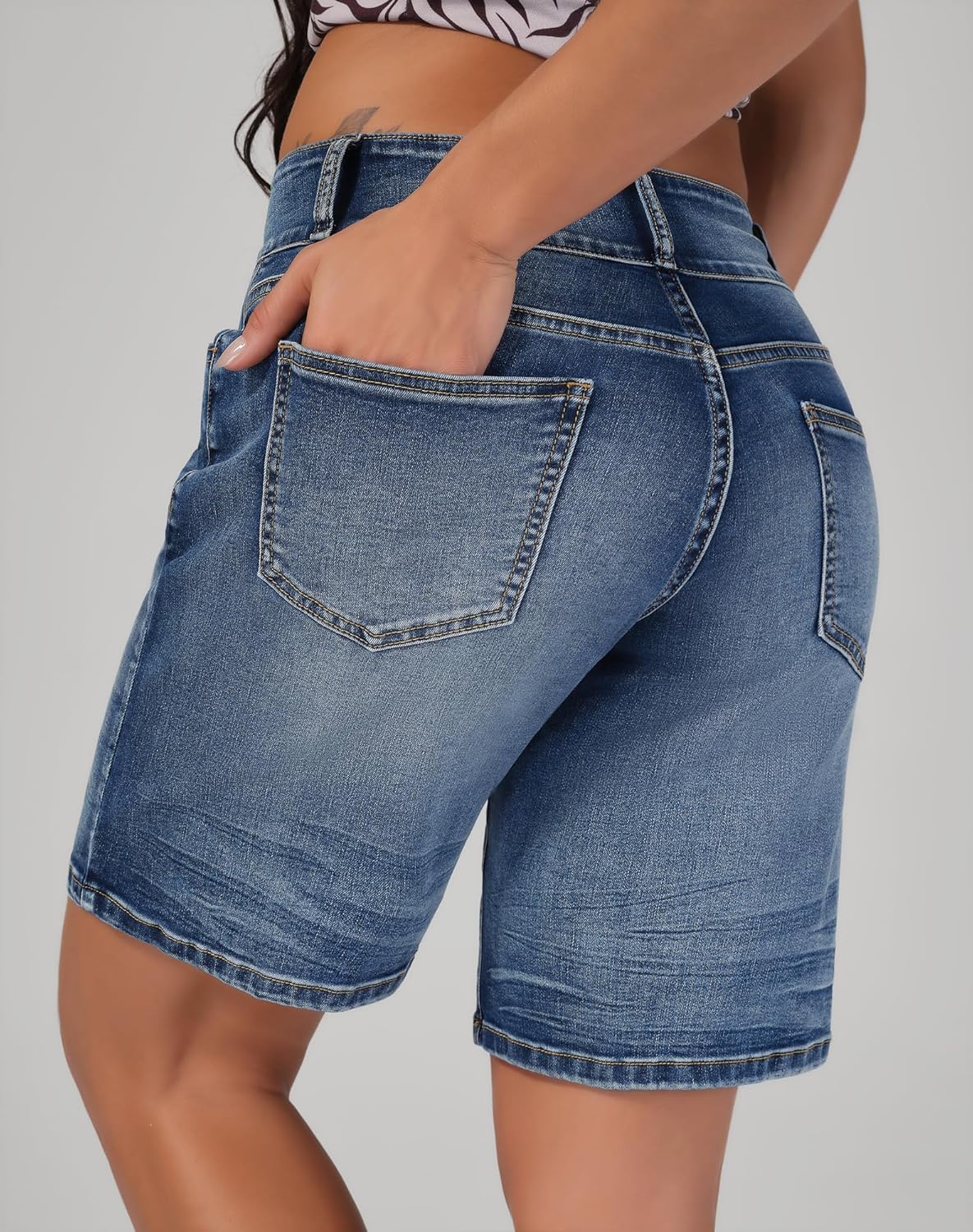 roswear Women's Stretchy Wide Leg High Waisted Frayed Hem Long Jean Shorts - Image 4