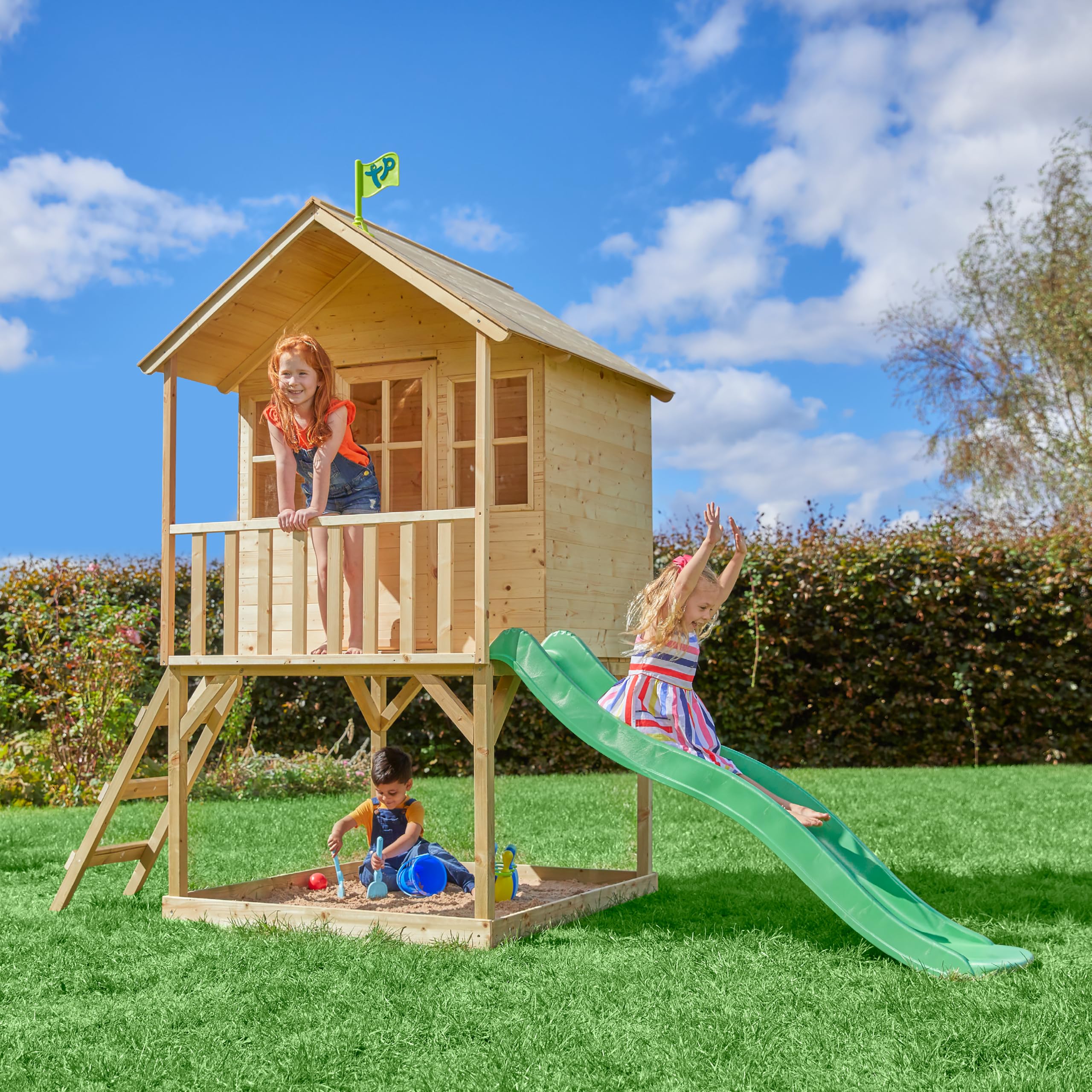 TP Toys Maisonnette en Bois Colline avec Glissière 1,8 m – Bac à Sable Ombragé – Terrasse surélevée 120 cm – Kit d’Ancrage Inclus – Dès 3 Ans – pour Jardin