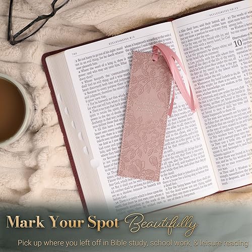 Miniatura 264 de Christian Art Gifts - Separador de piel sintética con cinta de satén y verso bíblico inspirador para mujeres y hombres, Marrón - Proverbios 31 Mujer